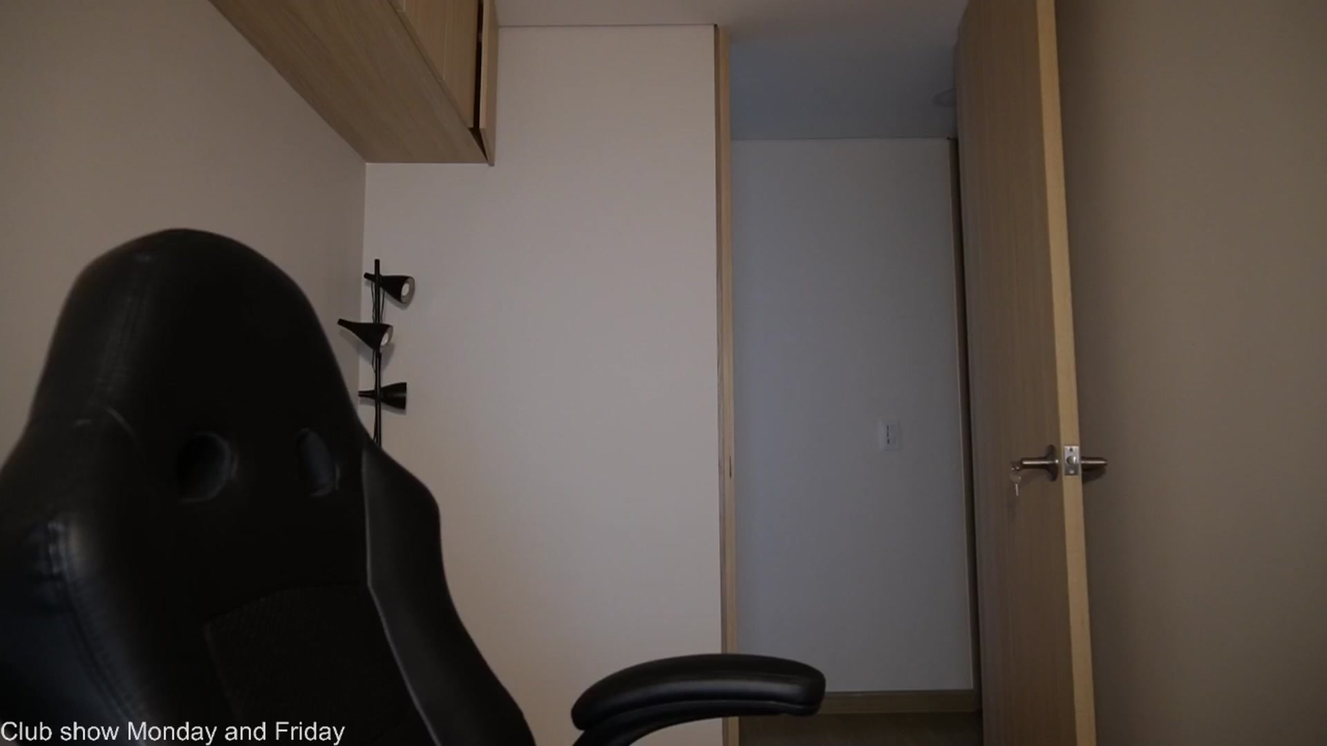 Gallery image thumbnail from Xialing's myfreecams stream on, 01/28/2026, 24:01 image 1 of 20