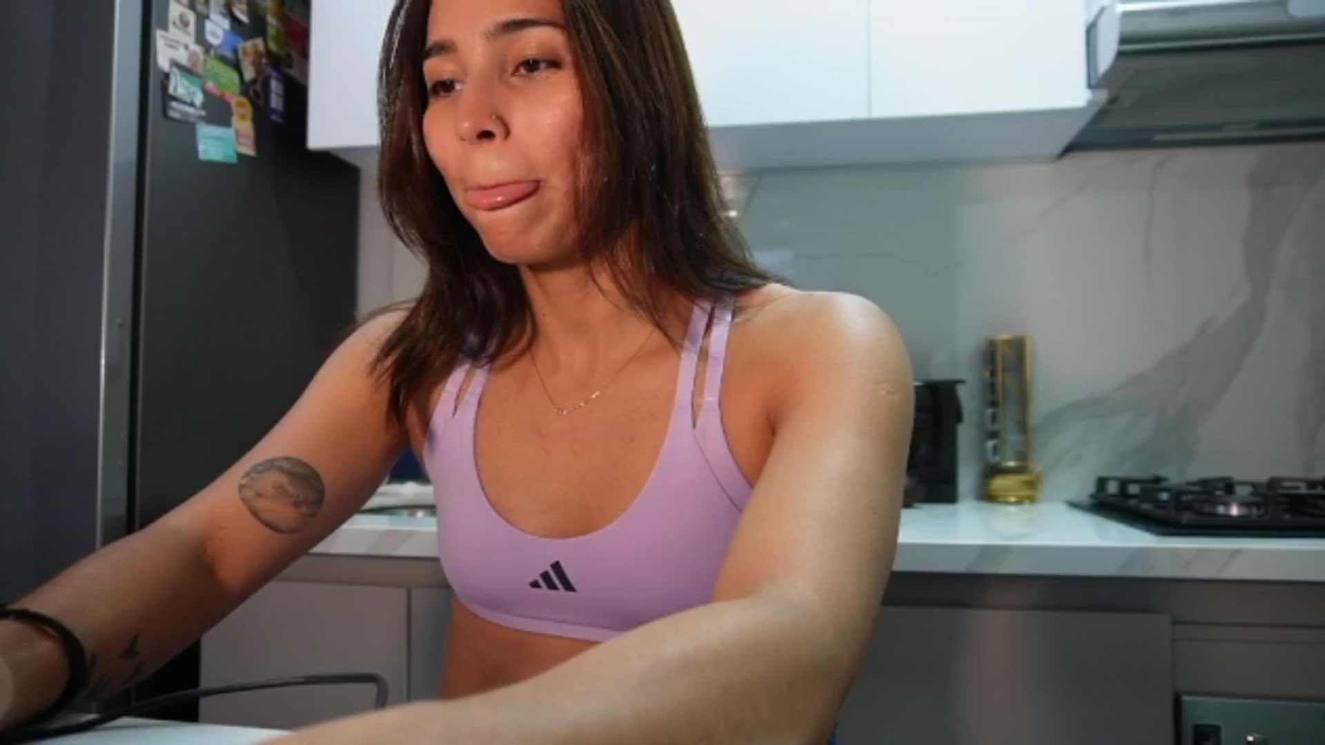 Gallery image thumbnail from Xialing's myfreecams stream on, 02/11/2026, 23:03 image 2 of 20