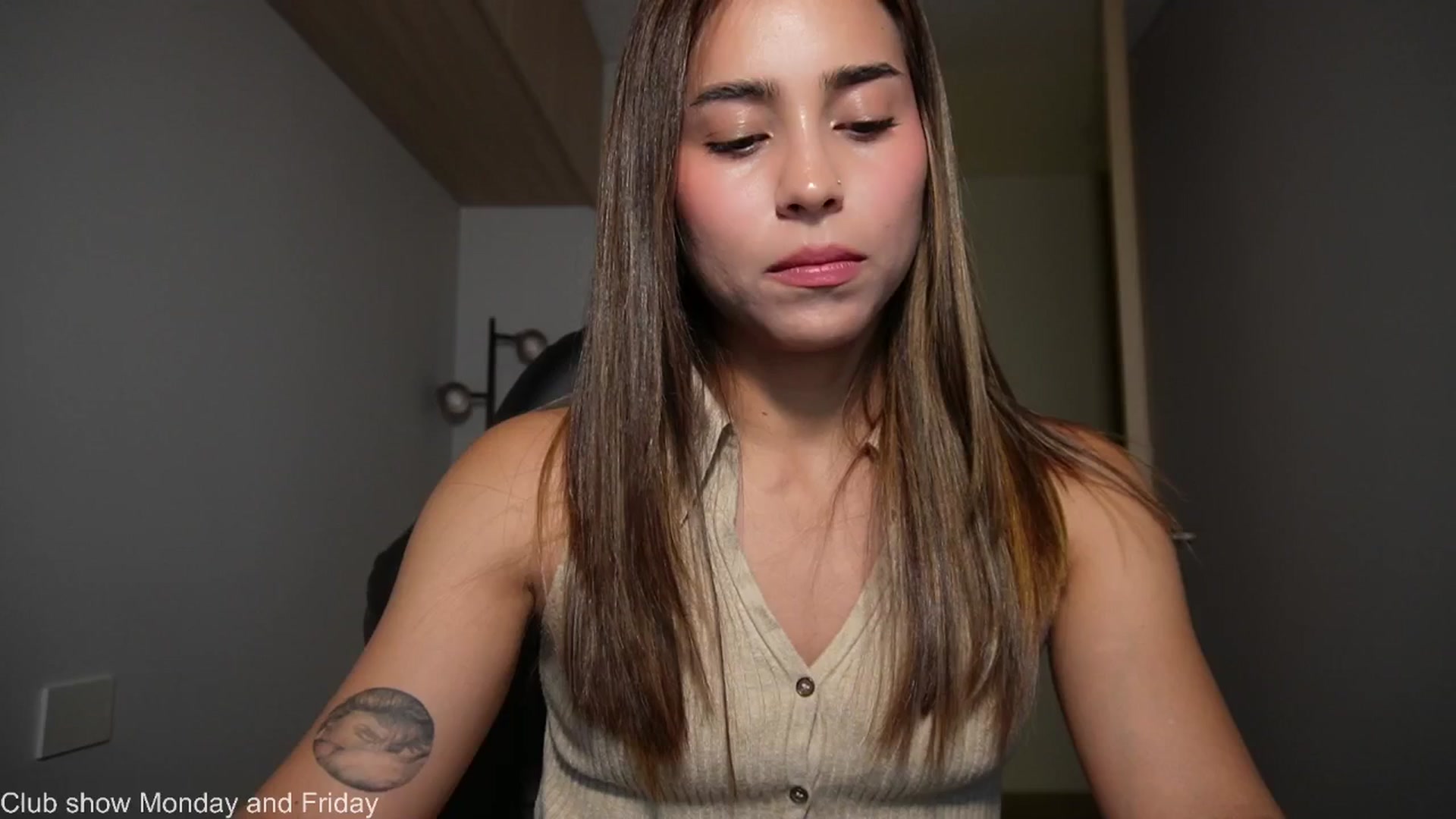 Gallery image thumbnail from Xialing's myfreecams stream on, 02/18/2026, 24:05 image 15 of 20