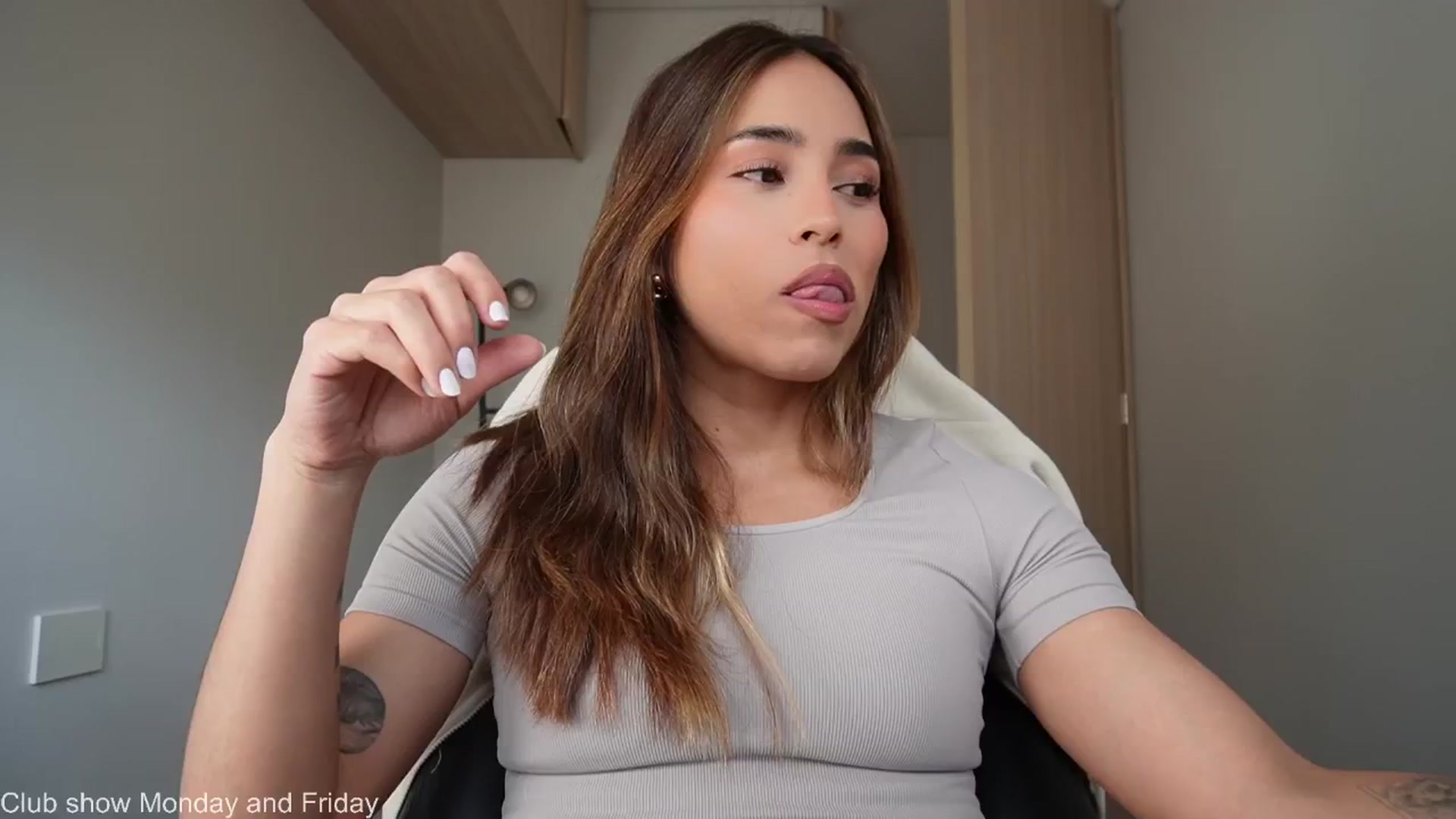 Gallery image thumbnail from Xialing's myfreecams stream on, 02/25/2026, 21:59 image 8 of 20