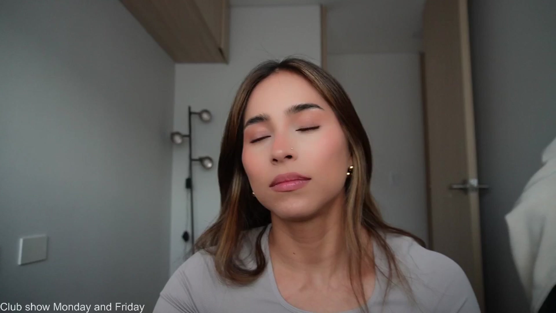 Gallery image thumbnail from Xialing's myfreecams stream on, 02/25/2026, 23:03 image 17 of 20