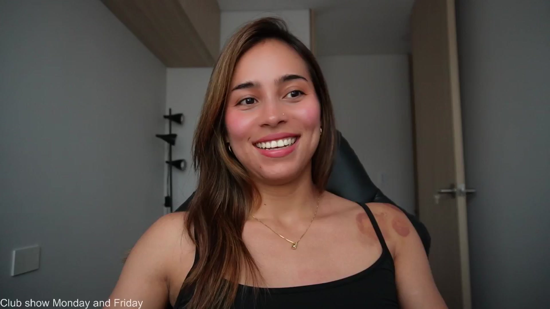 Gallery image thumbnail from Xialing's myfreecams stream on, 03/11/2026, 23:17 image 6 of 20