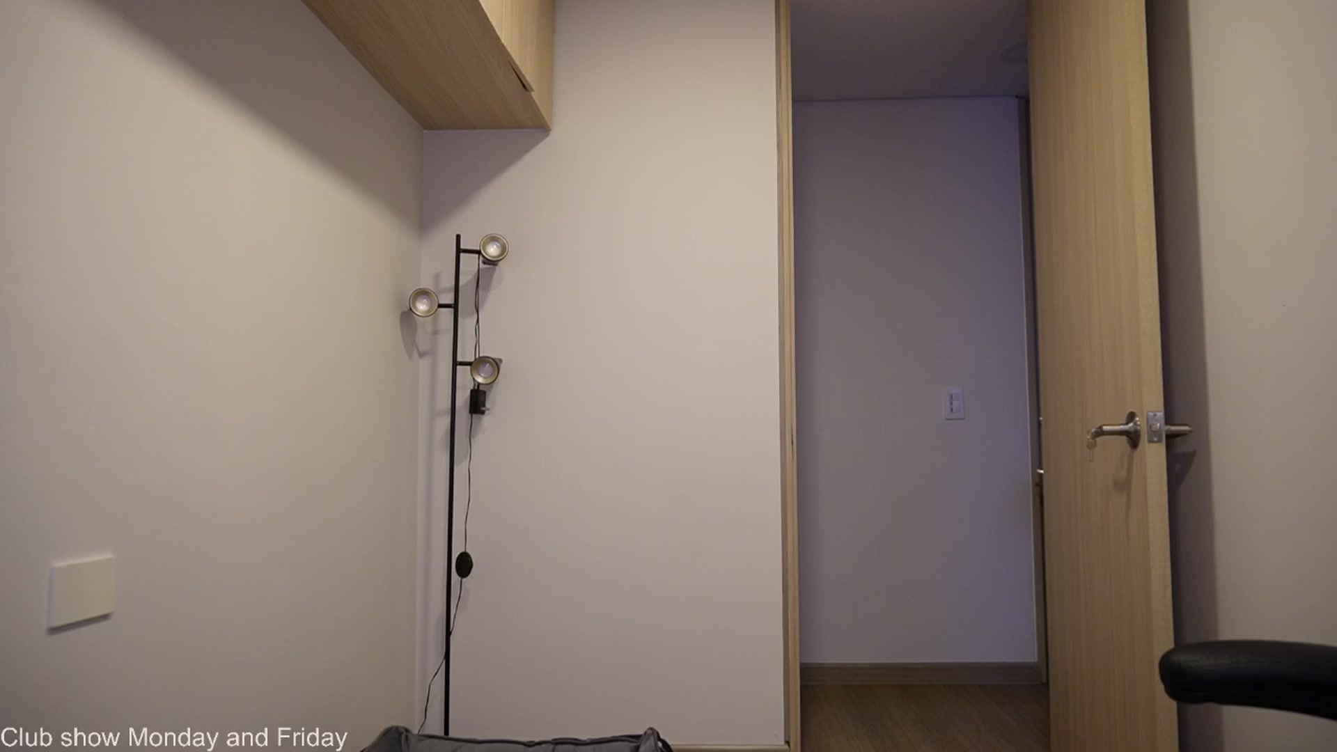 Gallery image thumbnail from Xialing's myfreecams stream on, 03/18/2026, 22:56 image 5 of 20