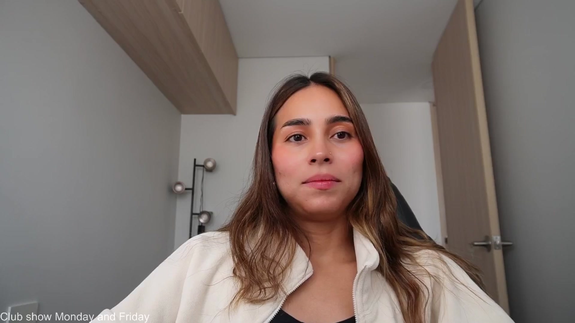 Gallery image thumbnail from Xialing's myfreecams stream on, 03/20/2026, 23:15 image 7 of 20