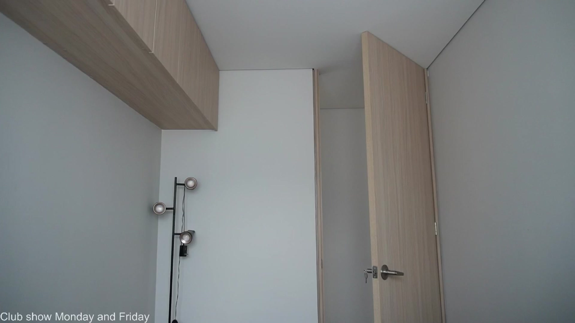 Gallery image thumbnail from Xialing's myfreecams stream on, 03/23/2026, 22:37 image 4 of 20