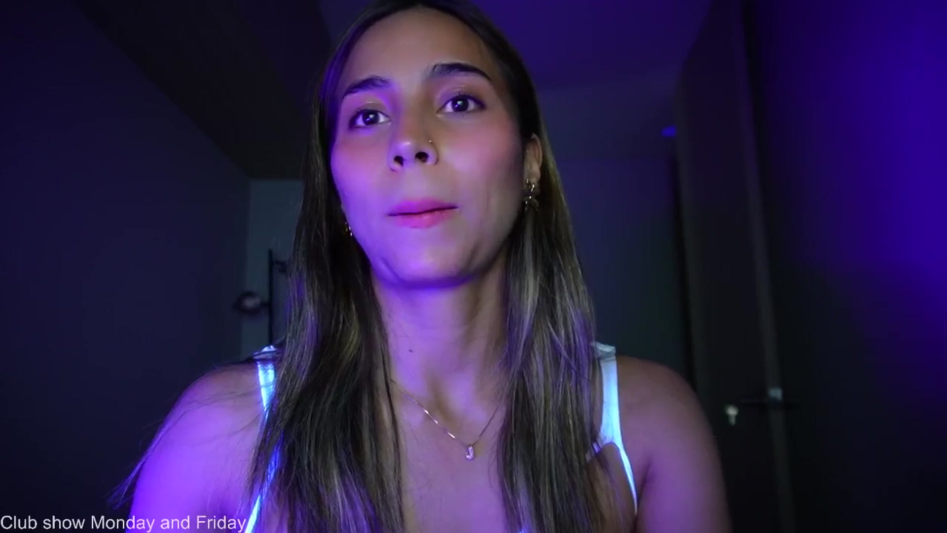 Gallery image thumbnail from Xialing's myfreecams stream on, 03/25/2026, 24:33 image 19 of 20
