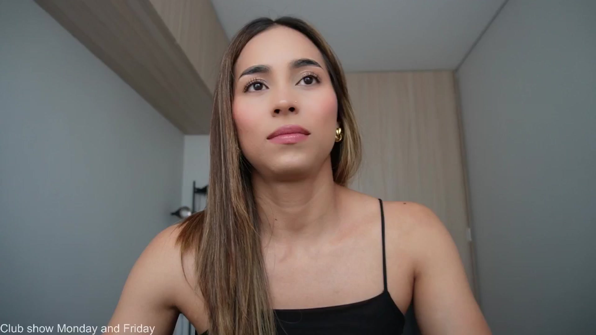 Gallery image thumbnail from Xialing's myfreecams stream on, 04/06/2026, 17:24 image 3 of 20