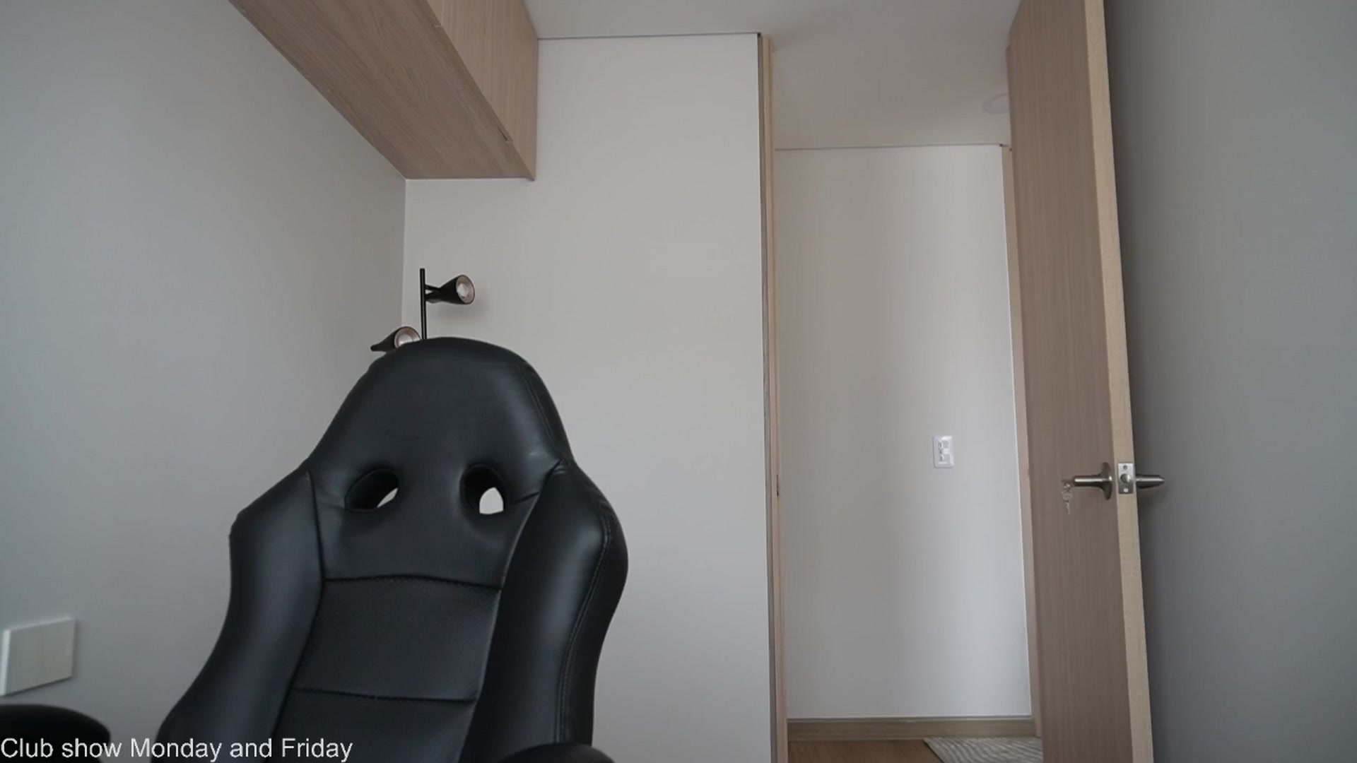 Gallery image thumbnail from Xialing's myfreecams stream on, 04/08/2026, 20:47 image 1 of 20