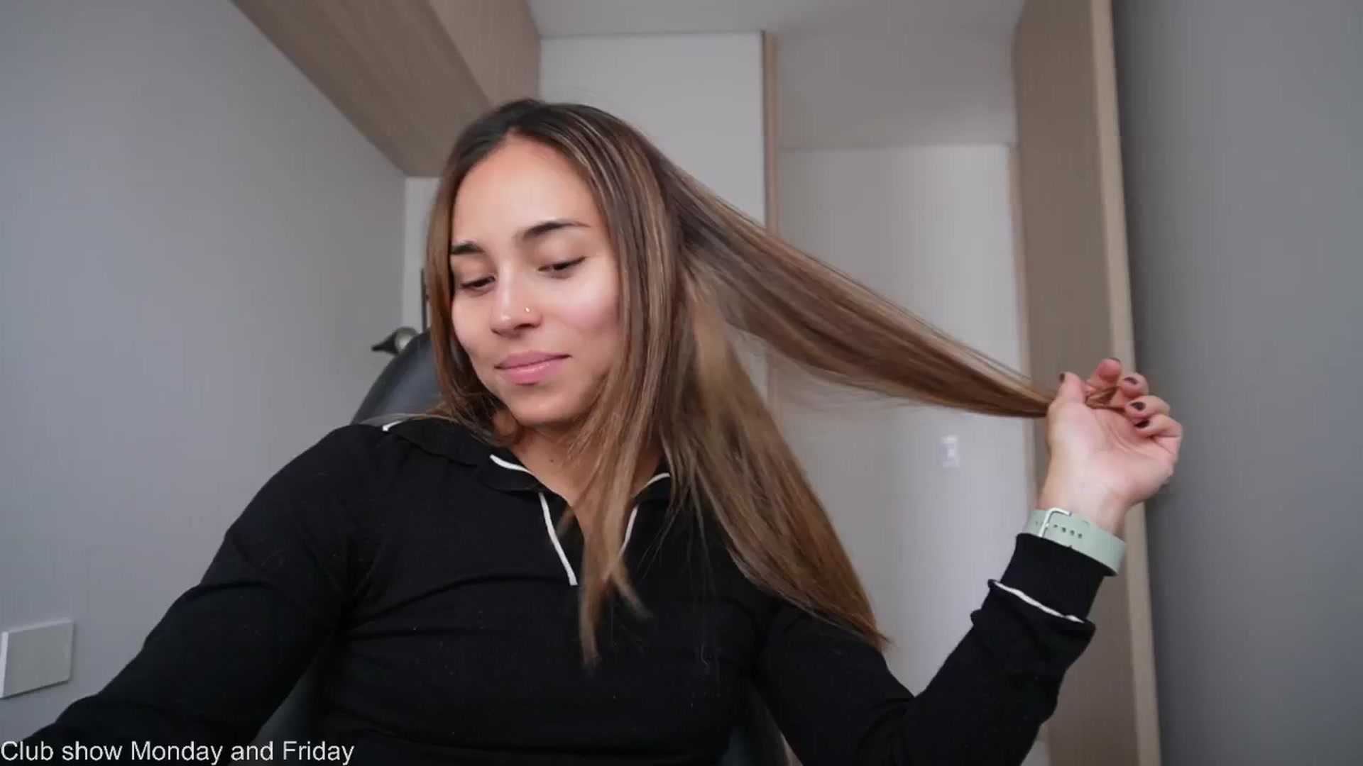 Gallery image thumbnail from Xialing's myfreecams stream on, 04/08/2026, 20:47 image 7 of 20