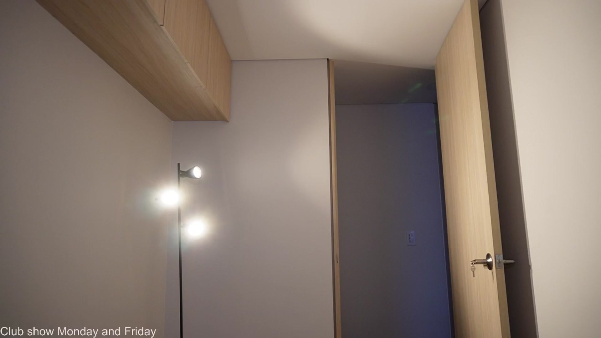 Gallery image thumbnail from Xialing's myfreecams stream on, 04/14/2026, 23:16 image 7 of 20