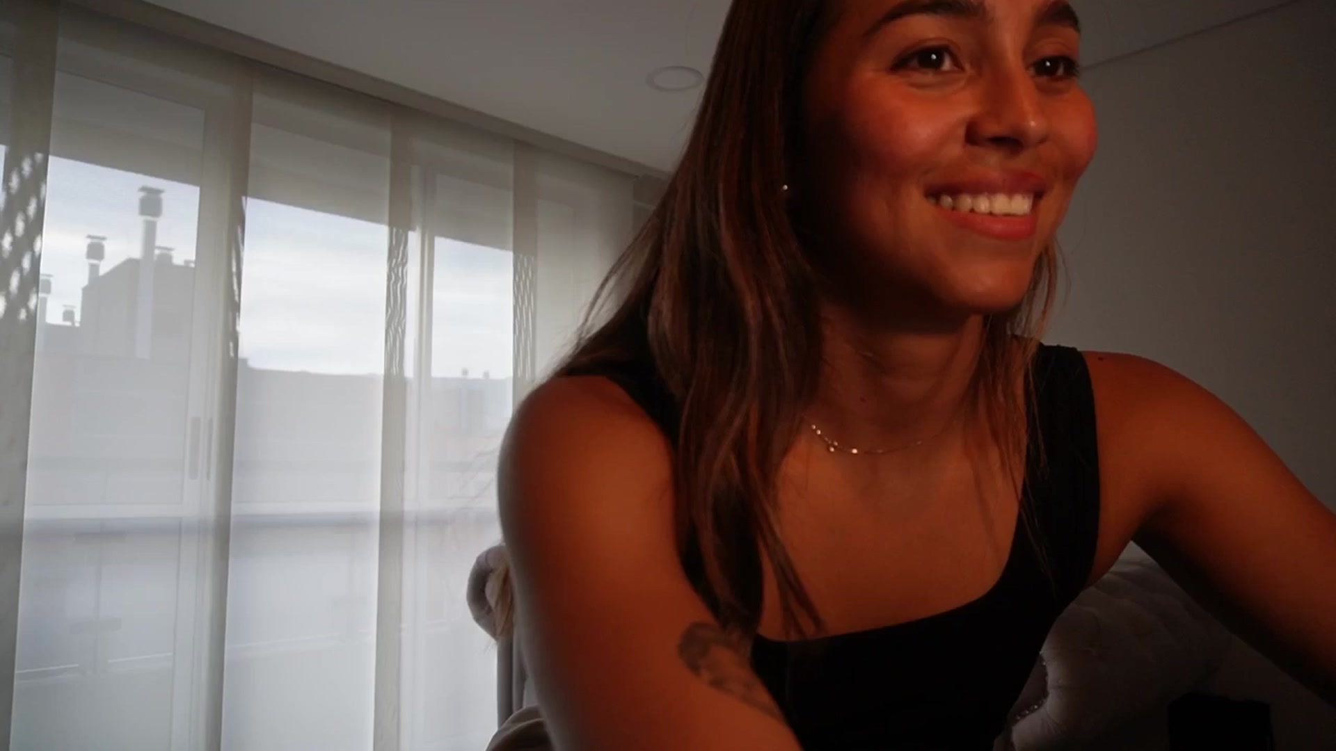 Gallery image thumbnail from Xialing's myfreecams stream on, 04/15/2026, 23:26 image 11 of 20