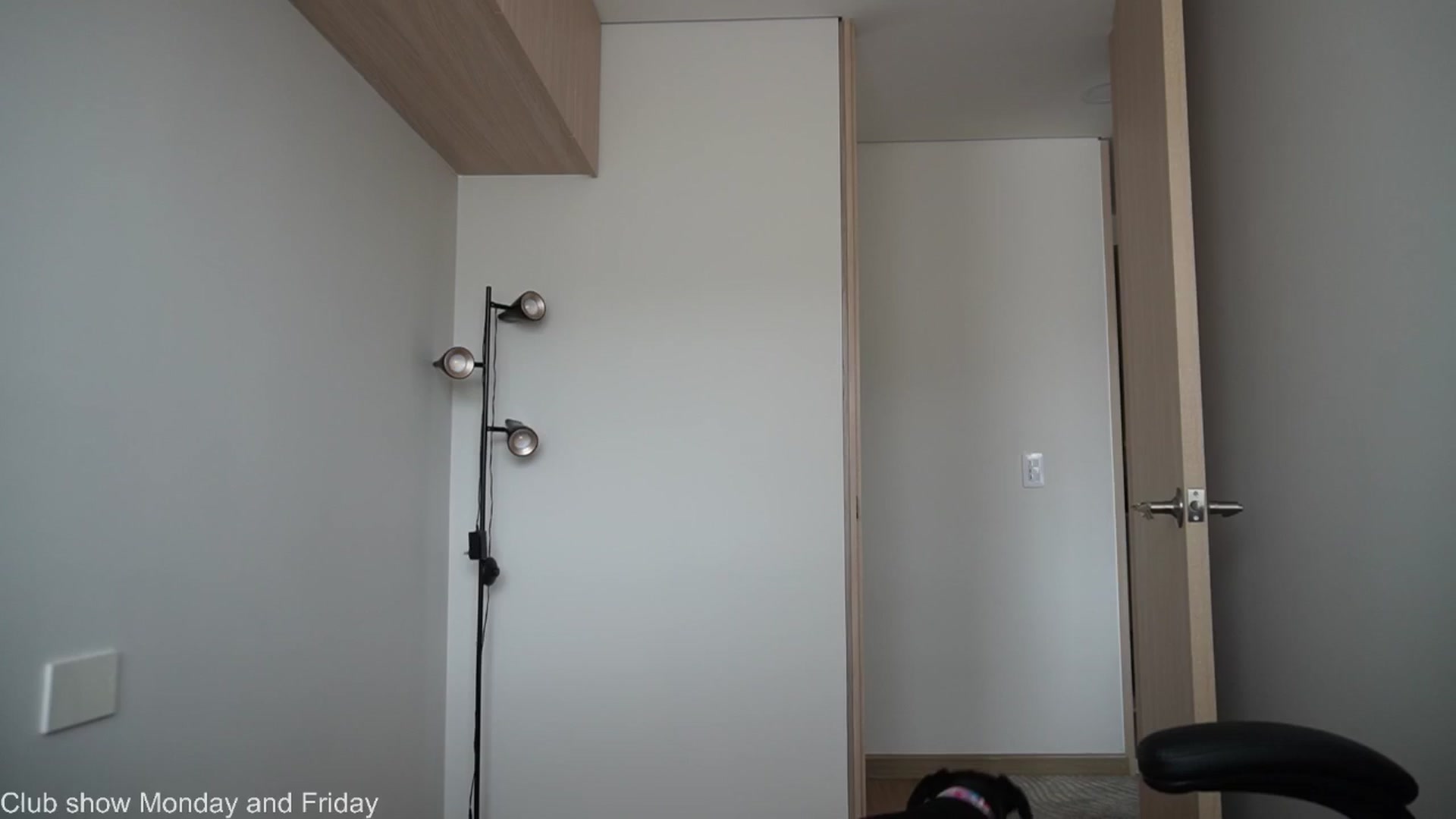 Gallery image thumbnail from Xialing's myfreecams stream on, 04/20/2026, 17:39 image 17 of 20