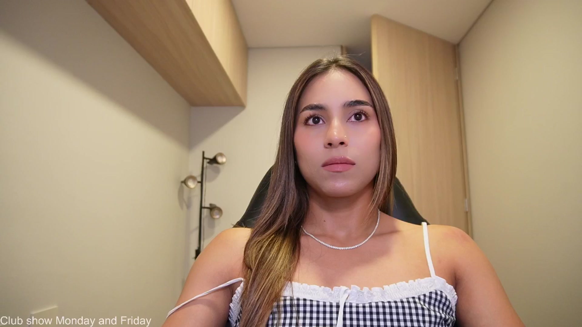 Gallery image thumbnail from Xialing's myfreecams stream on, 04/20/2026, 23:57 image 2 of 20