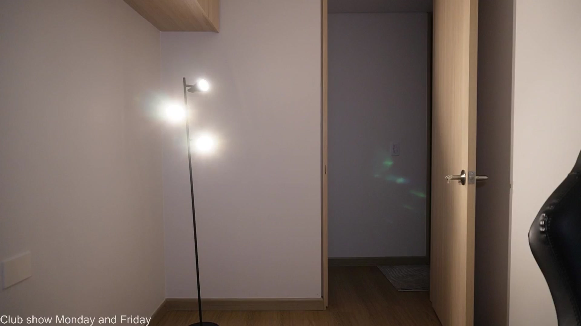 Gallery image thumbnail from Xialing's myfreecams stream on, 04/20/2026, 23:57 image 9 of 20