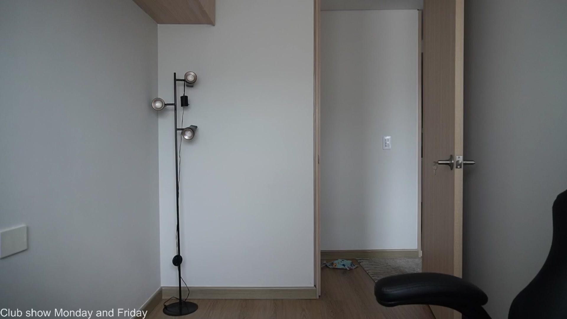 Gallery image thumbnail from Xialing's myfreecams stream on, 04/28/2026, 21:09 image 7 of 20