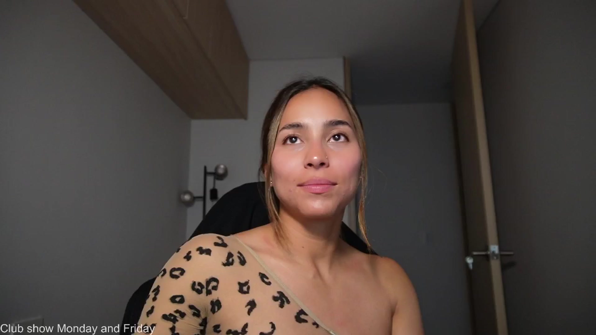 Gallery image thumbnail from Xialing's myfreecams stream on, 04/30/2026, 23:52 image 8 of 20