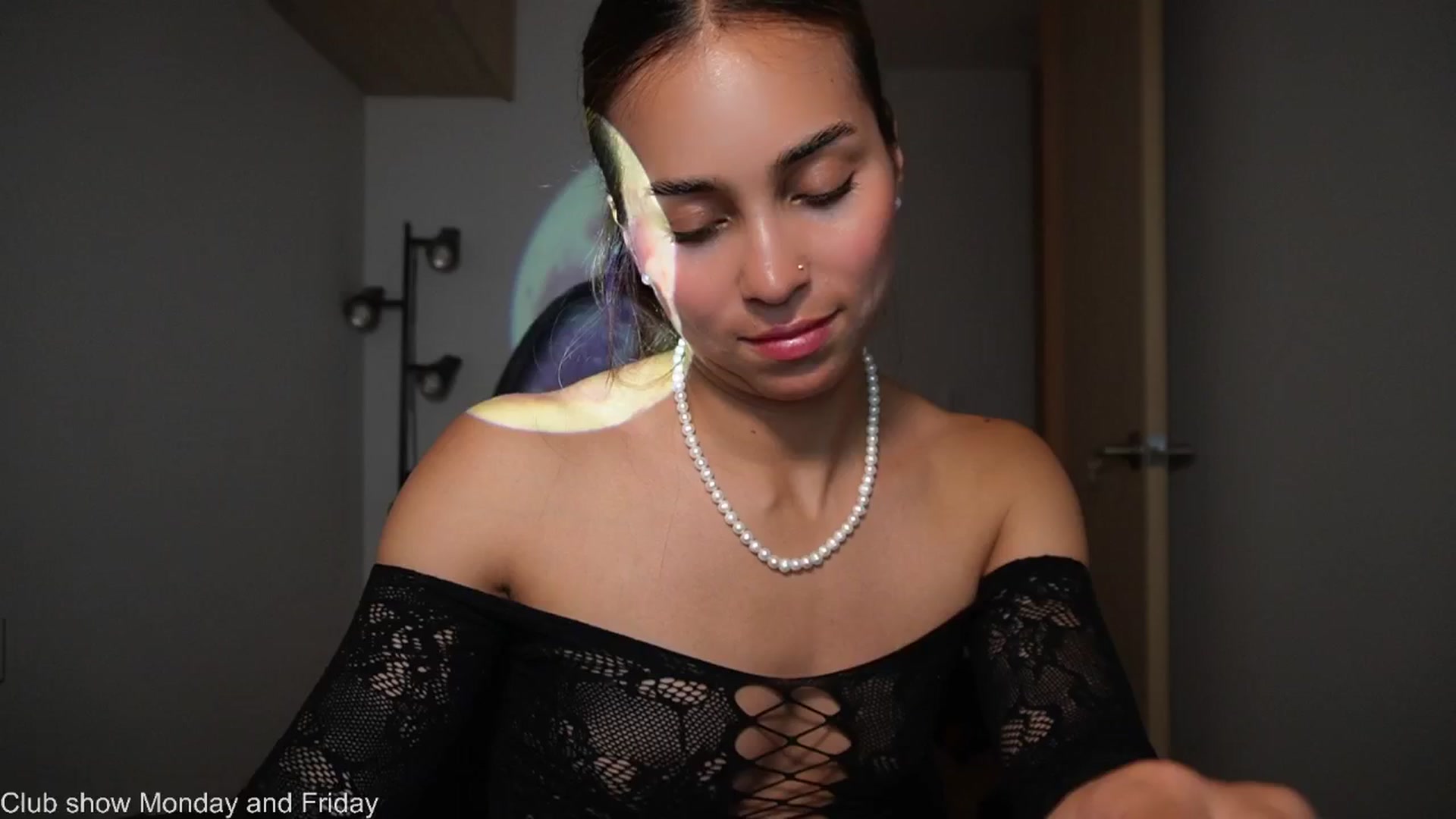 Gallery image thumbnail from Xialing's myfreecams stream on, 05/04/2026, 23:58 image 17 of 20
