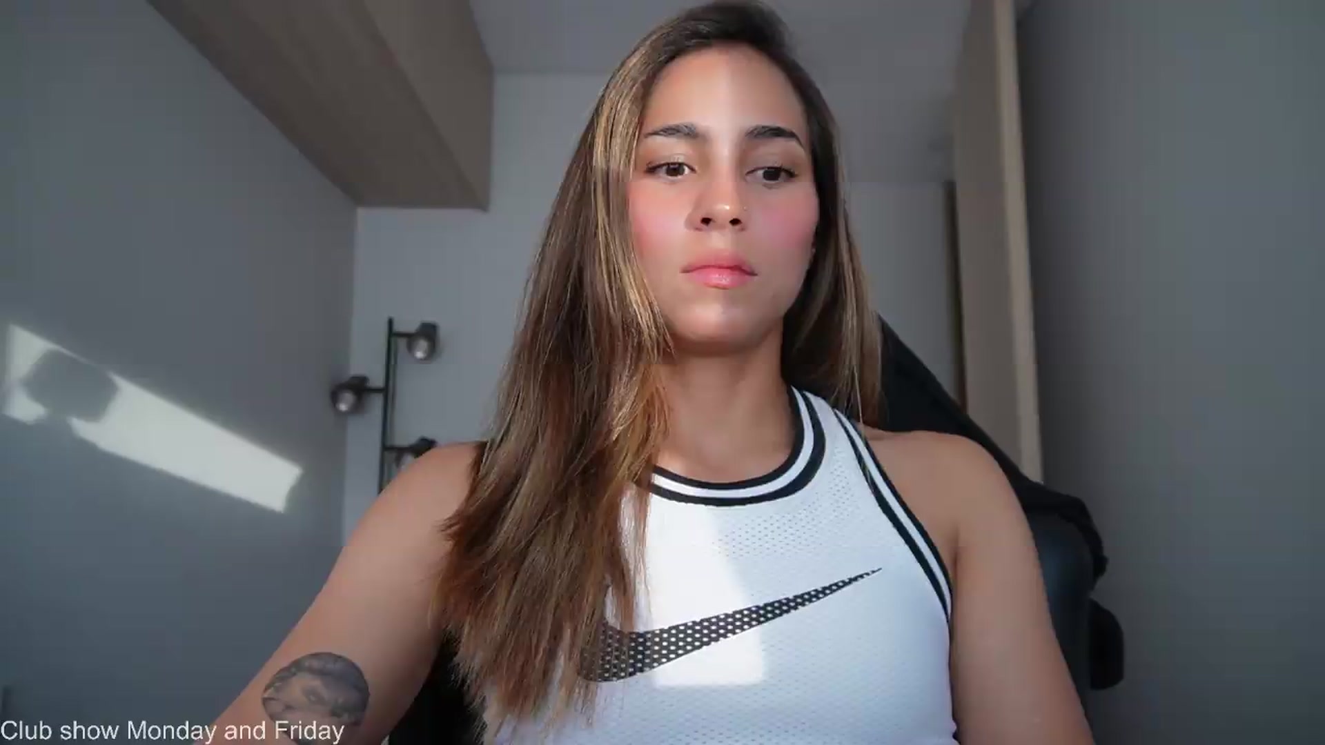Gallery image thumbnail from Xialing's myfreecams stream on, 05/06/2026, 22:45 image 4 of 20