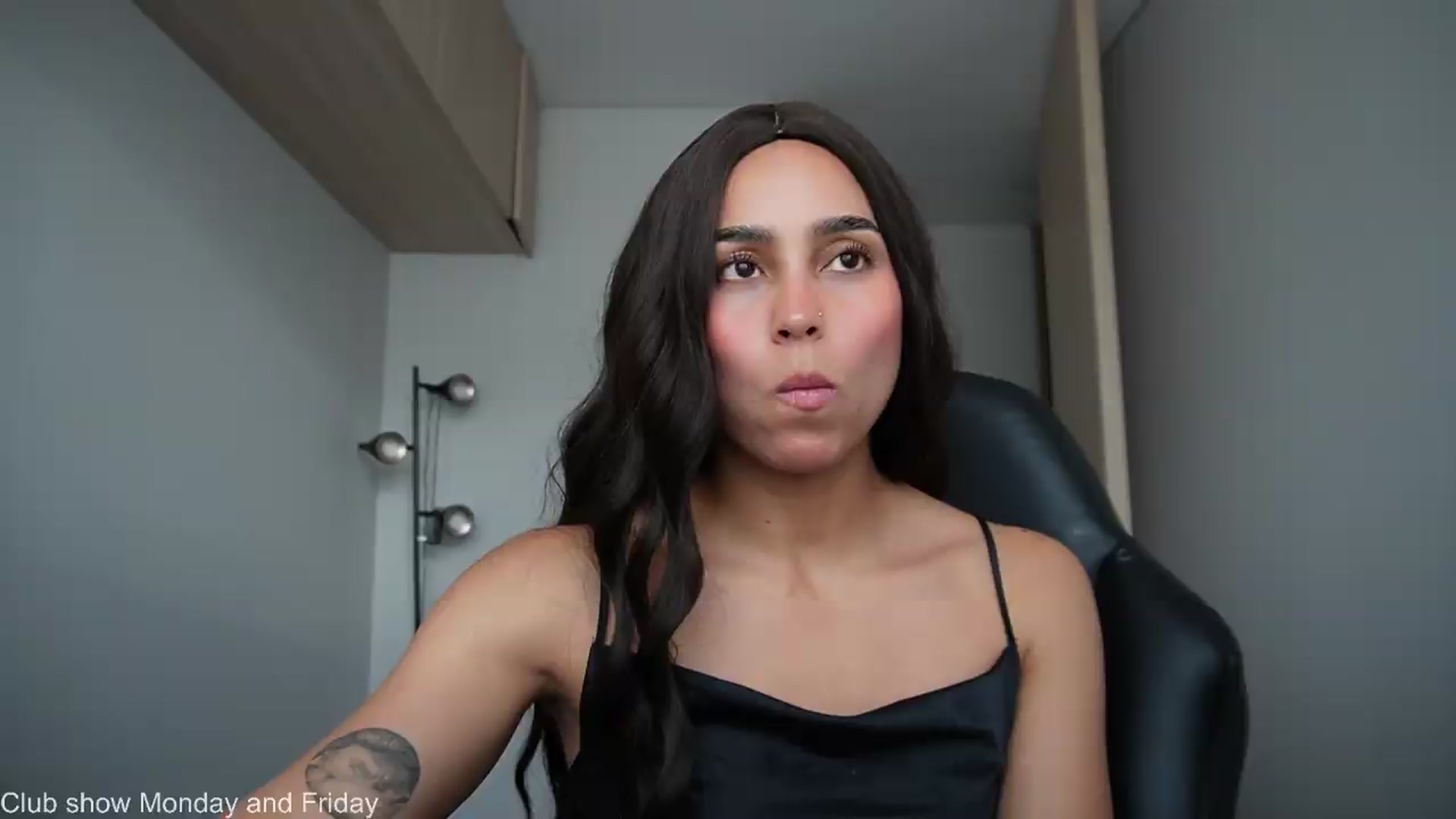 Gallery image thumbnail from Xialing's myfreecams stream on, 05/11/2026, 23:45 image 6 of 20