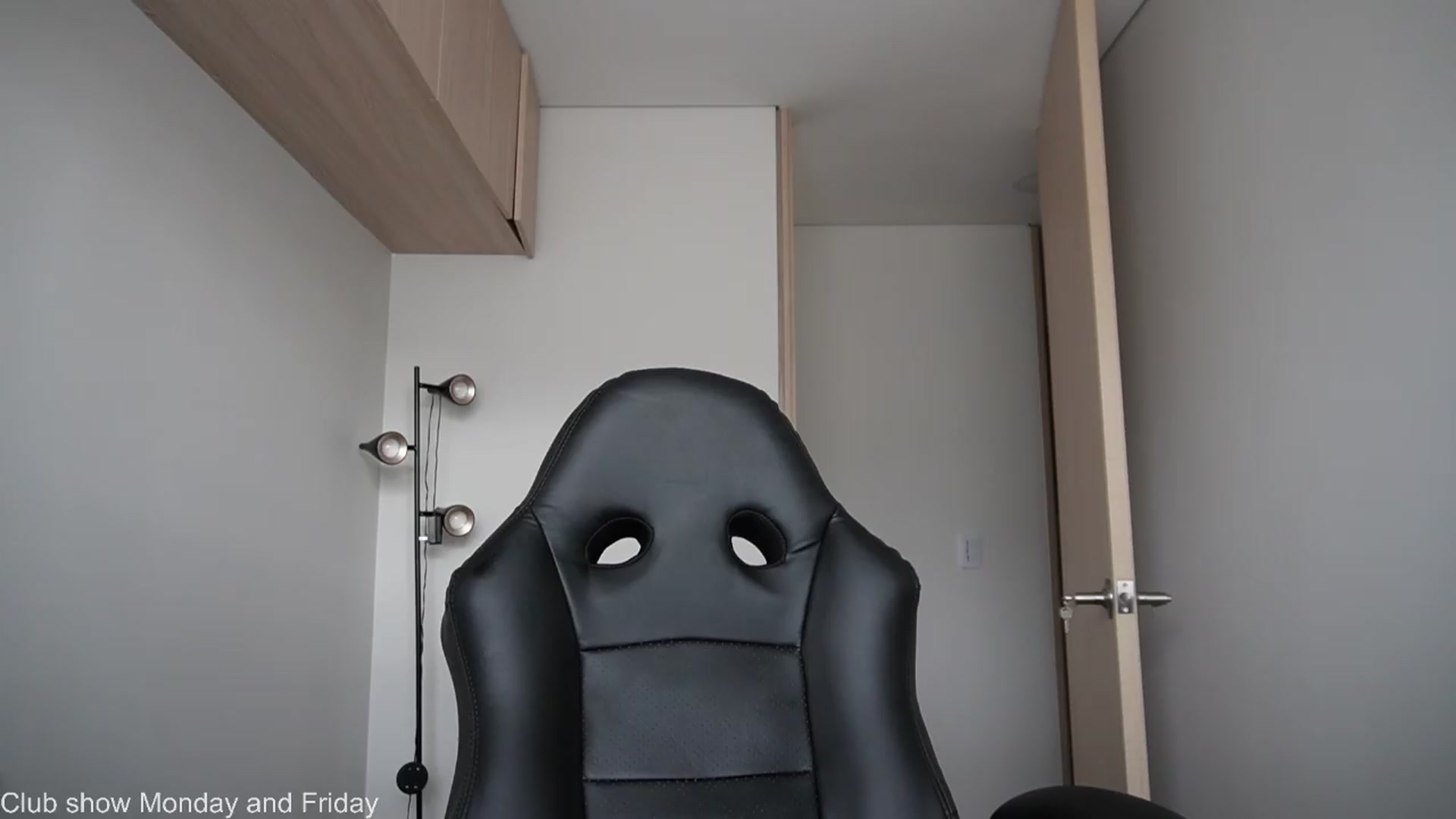 Gallery image thumbnail from Xialing's myfreecams stream on, 05/11/2026, 23:45 image 5 of 20
