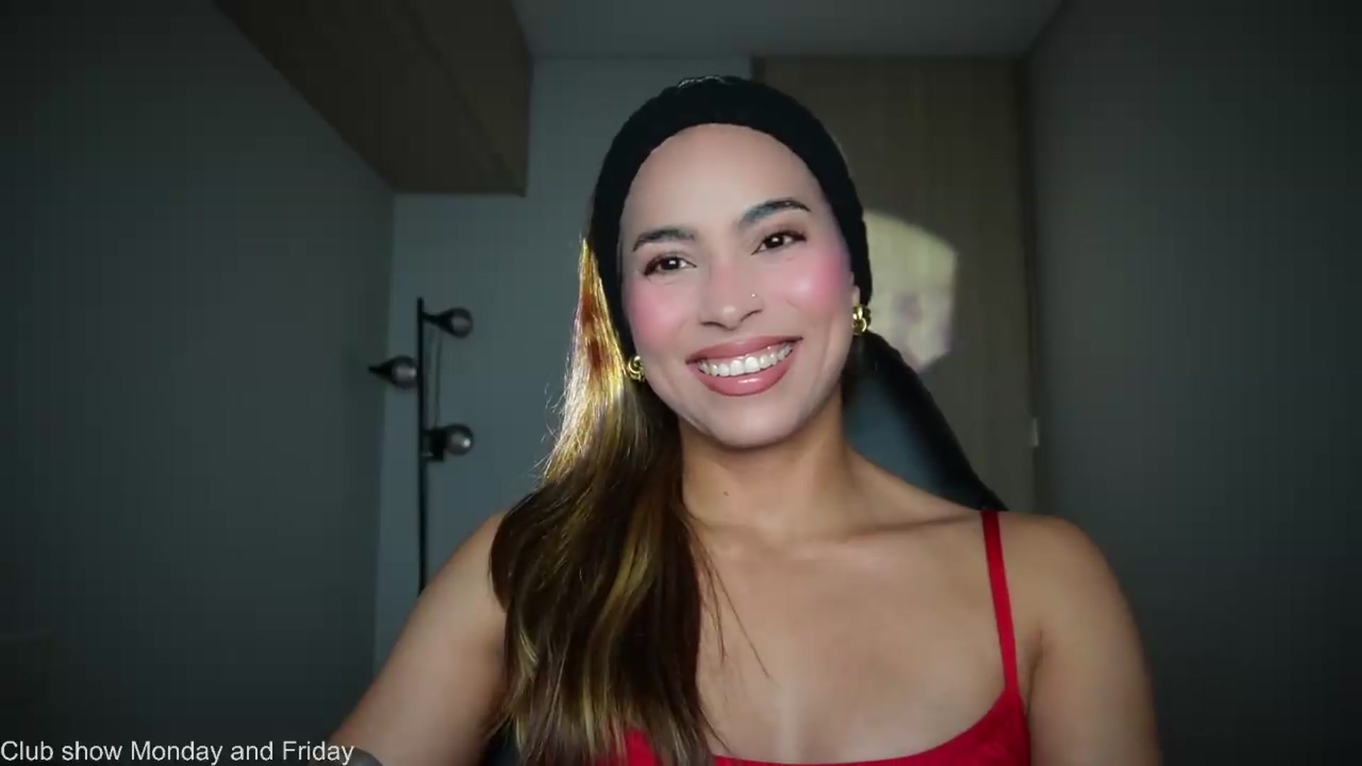 Gallery image thumbnail from Xialing's myfreecams stream on, 05/20/2026, 24:17 image 18 of 20