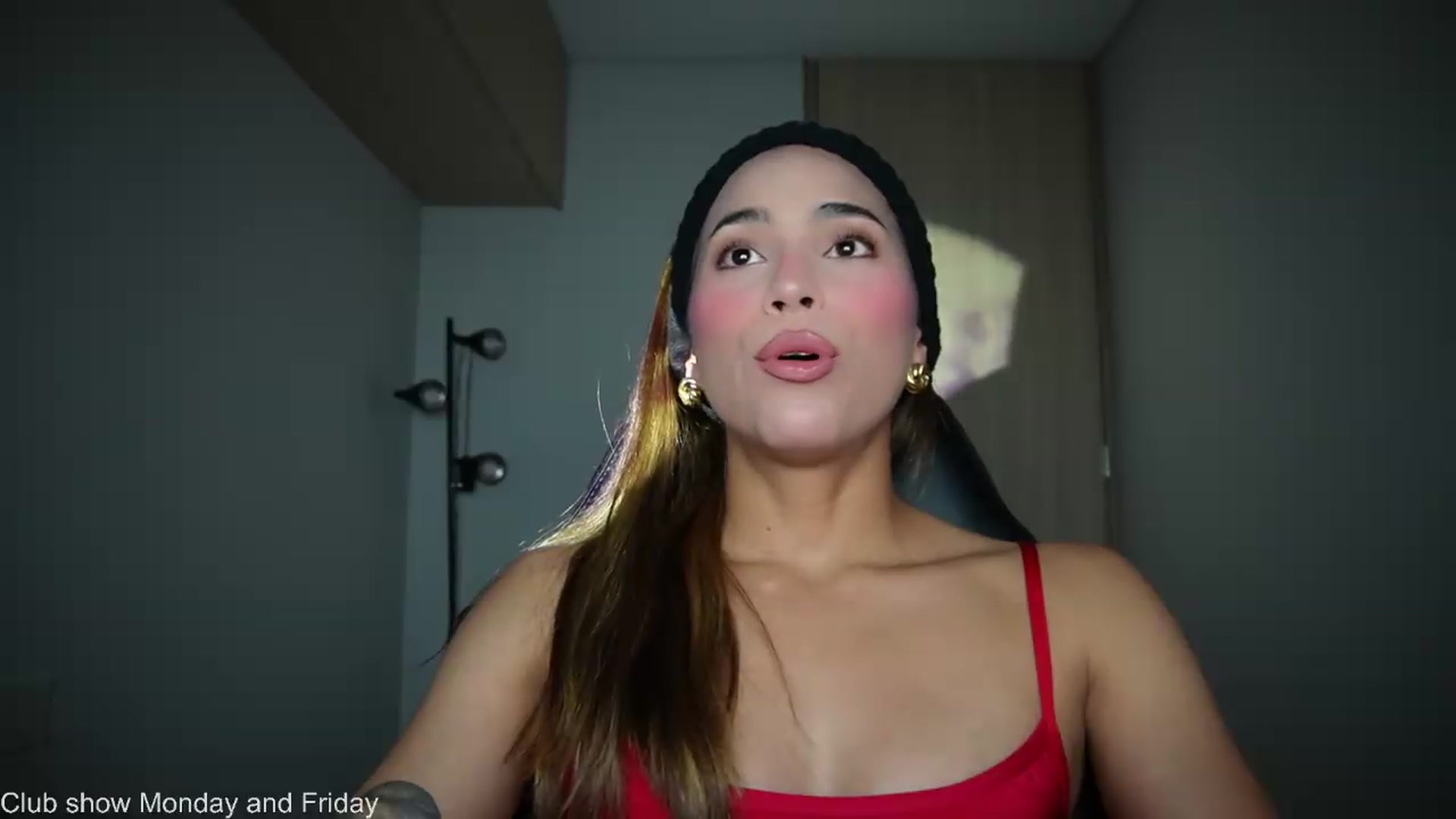 Gallery image thumbnail from Xialing's myfreecams stream on, 05/20/2026, 24:17 image 20 of 20
