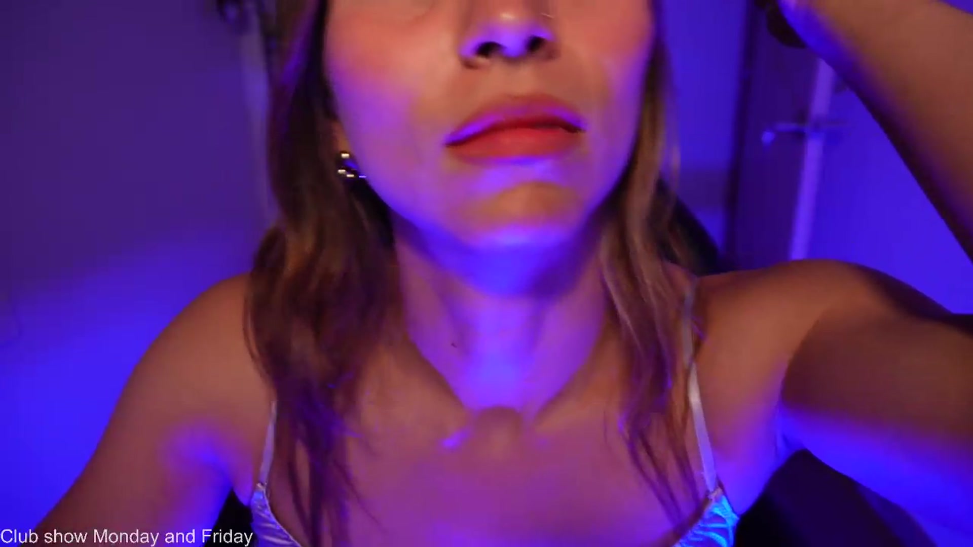 Gallery image thumbnail from Xialing's myfreecams stream on, 05/25/2026, 23:33 image 12 of 20