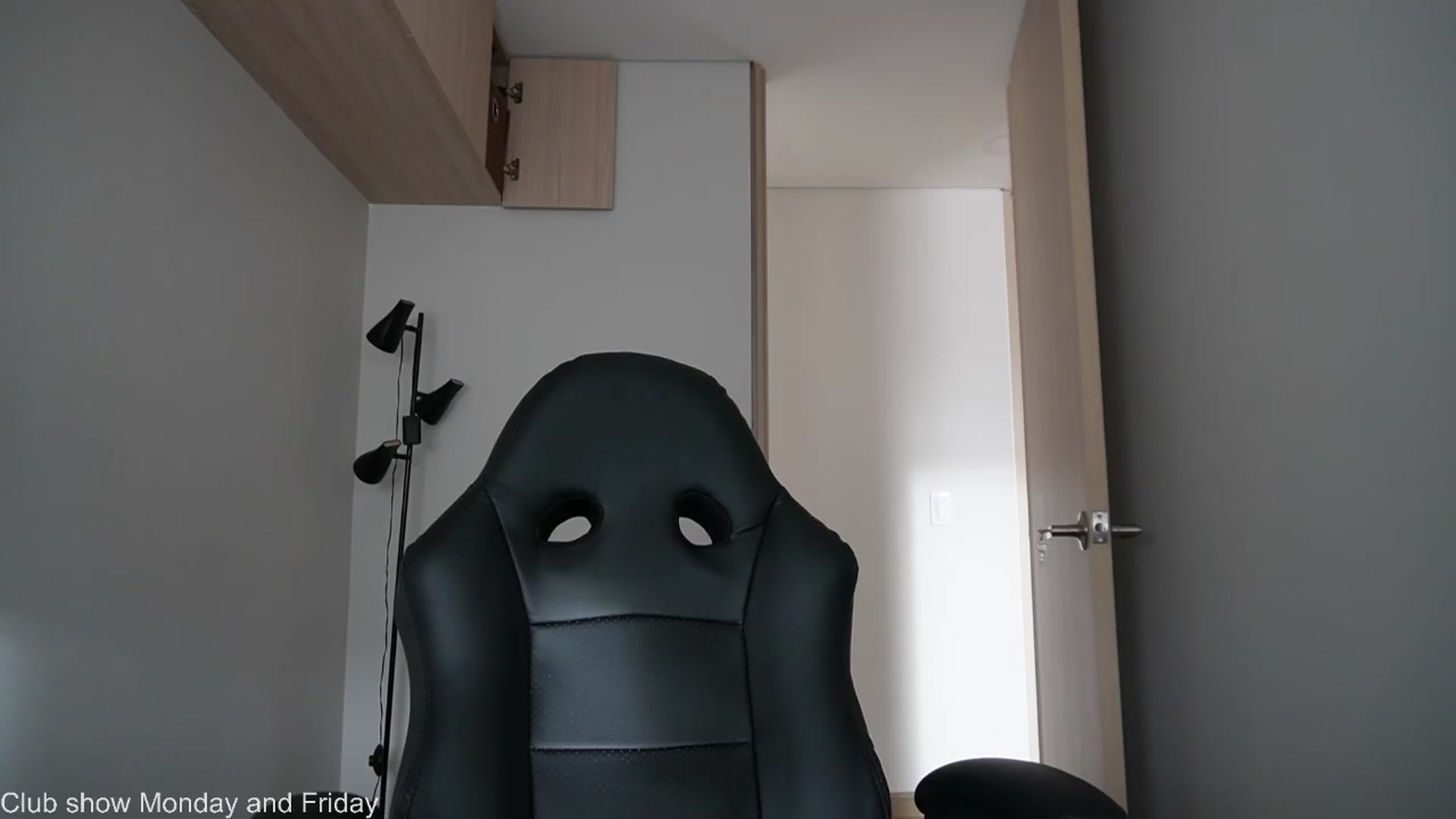 Gallery image thumbnail from Xialing's myfreecams stream on, 06/02/2026, 24:02 image 2 of 20