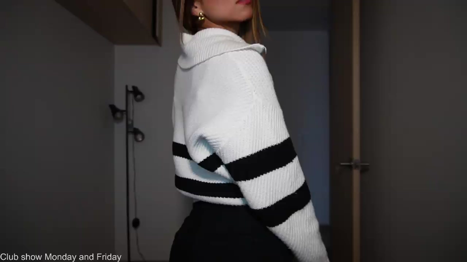 Gallery image thumbnail from Xialing's myfreecams stream on, 06/03/2026, 23:05 image 18 of 20