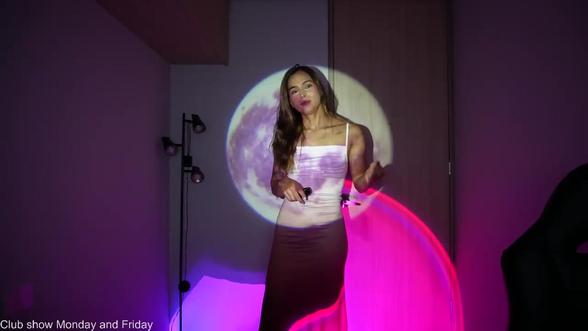 Gallery image thumbnail from Xialing's myfreecams stream on, 06/08/2026, 23:43 image 13 of 20