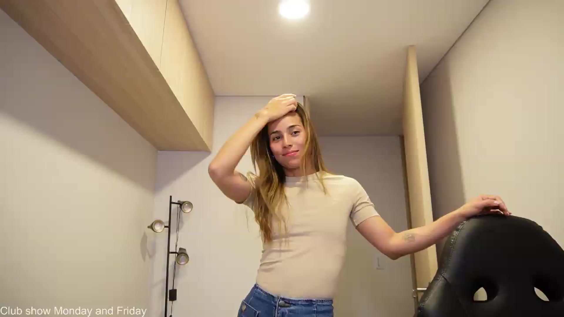 Gallery image thumbnail from Xialing's myfreecams stream on, 06/21/2026, 24:08 image 17 of 20