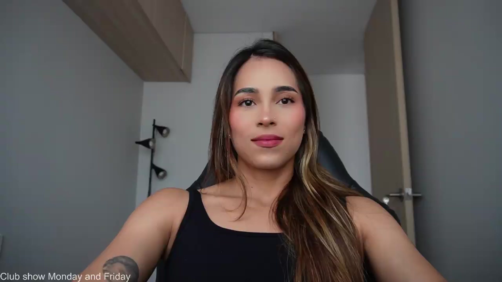 Gallery image thumbnail from Xialing's myfreecams stream on, 06/30/2026, 23:58 image 3 of 20