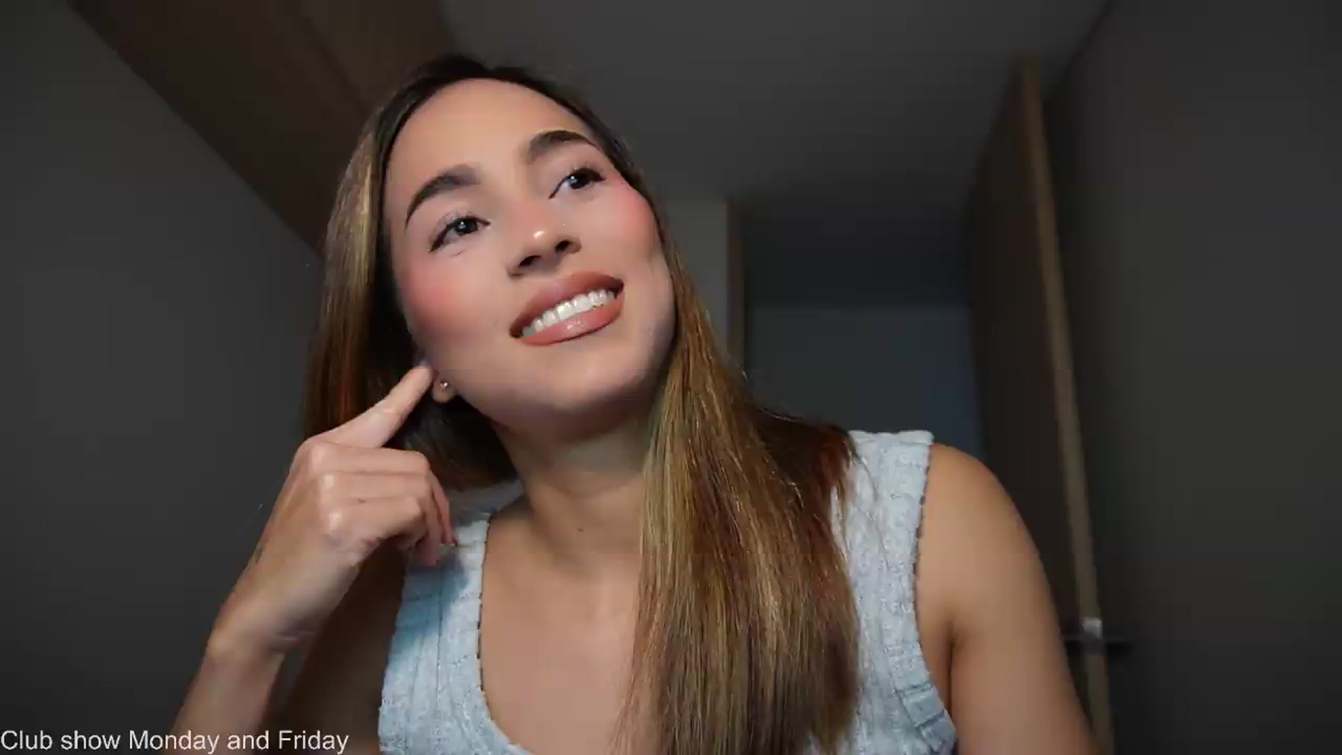 Gallery image thumbnail from Xialing's myfreecams stream on, 07/03/2026, 23:49 image 6 of 20