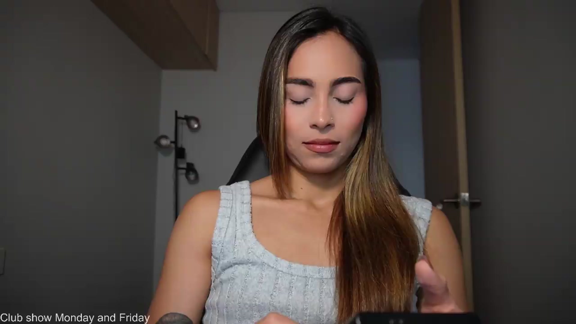 Gallery image thumbnail from Xialing's myfreecams stream on, 07/03/2026, 23:49 image 3 of 20