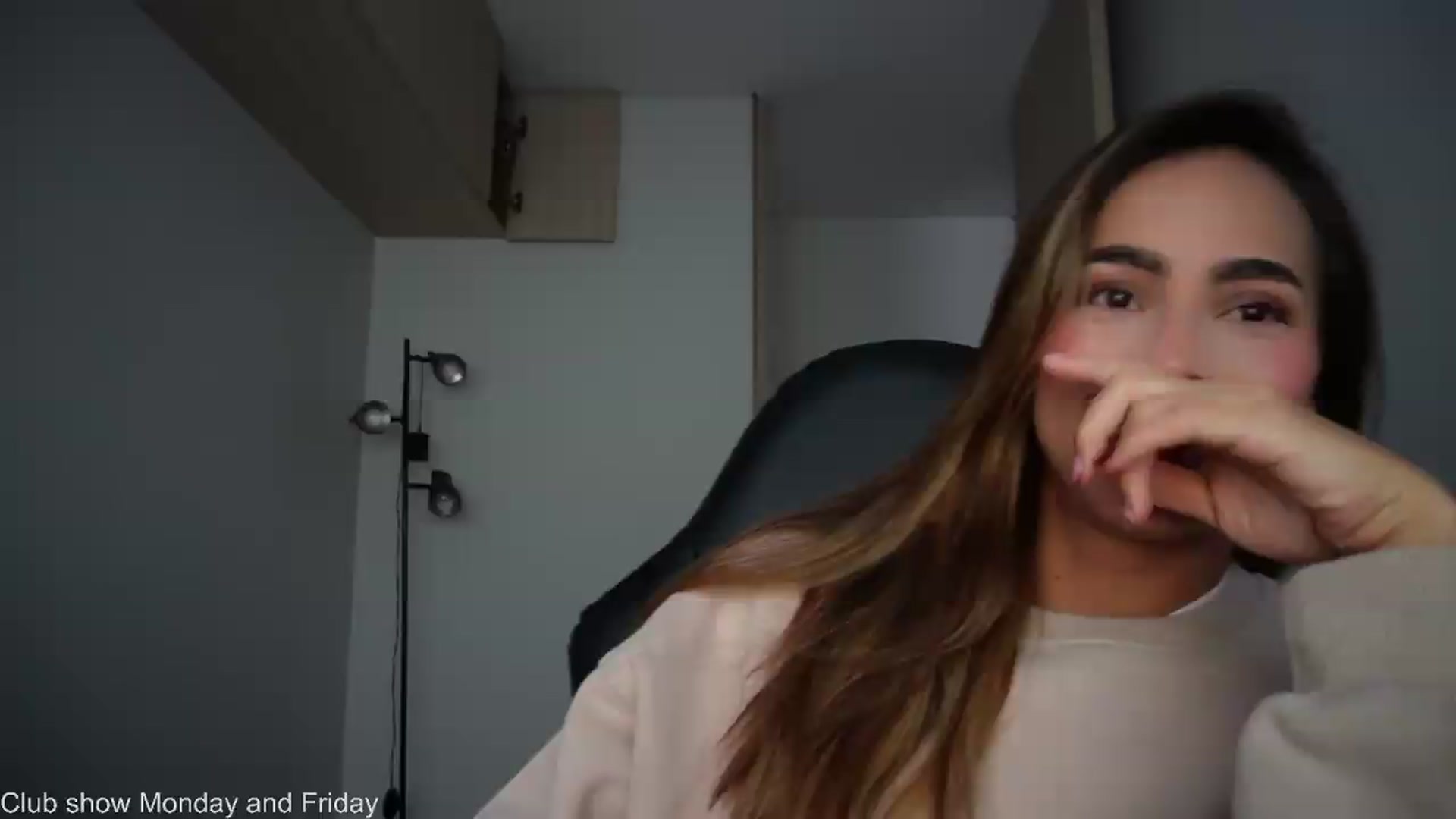 Gallery image thumbnail from Xialing's myfreecams stream on, 07/06/2026, 23:51 image 7 of 20