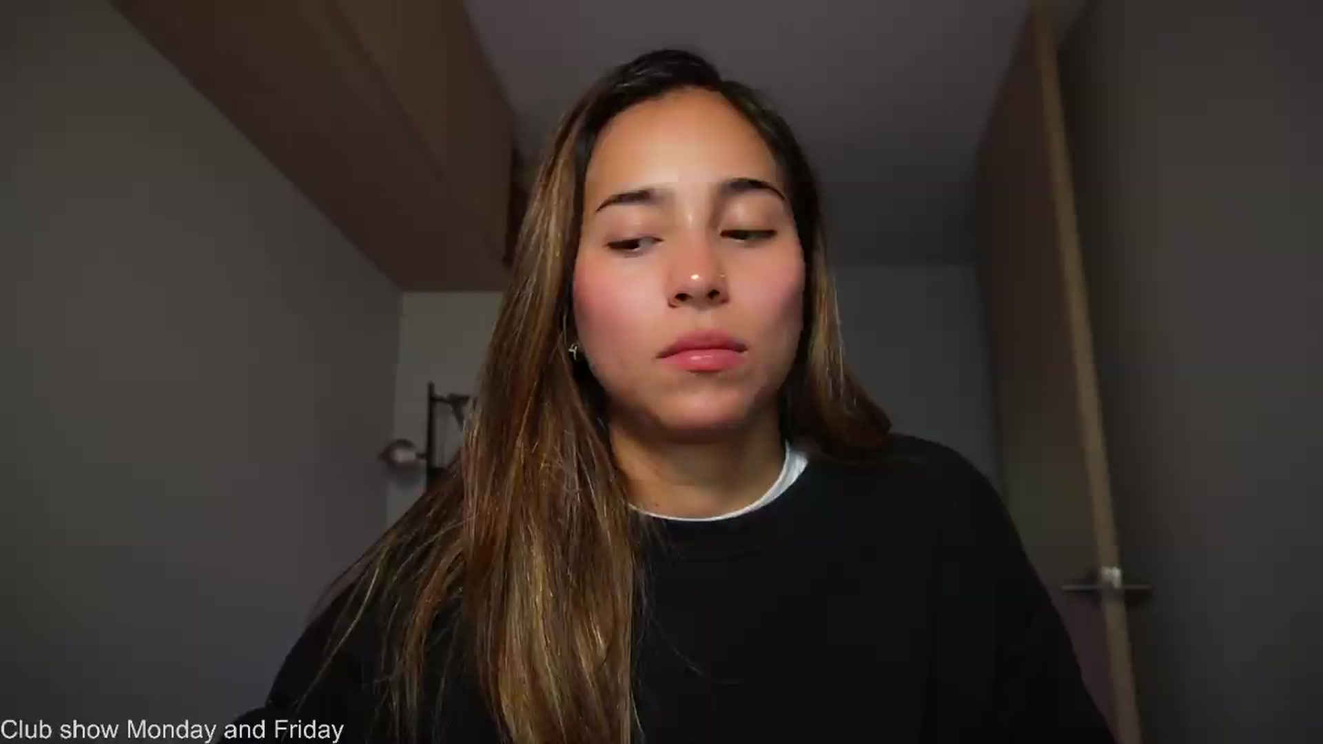 Gallery image thumbnail from Xialing's myfreecams stream on, 07/08/2026, 23:21 image 17 of 20