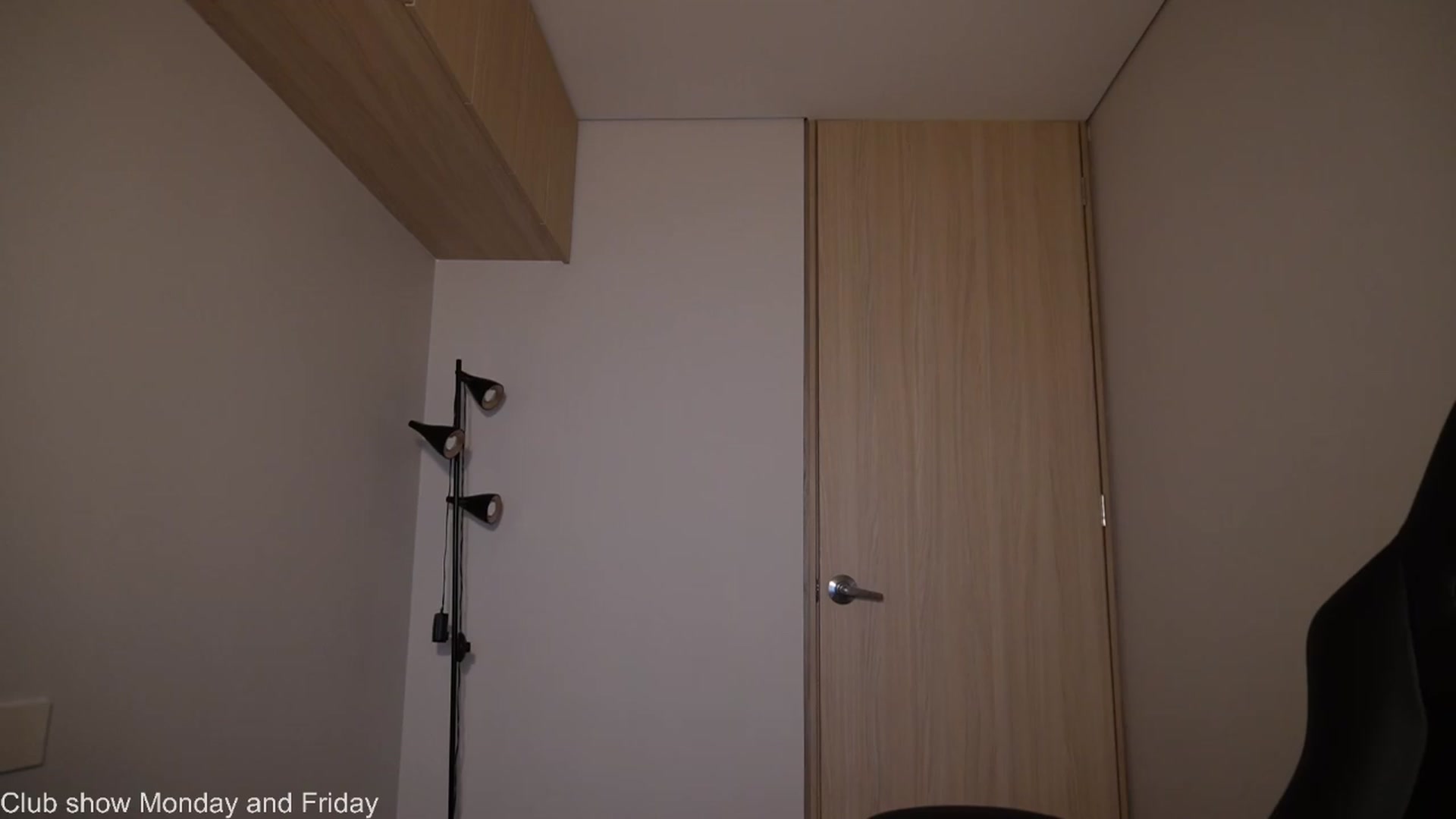 Gallery image thumbnail from Xialing's myfreecams stream on, 08/17/2026, 23:53 image 18 of 20