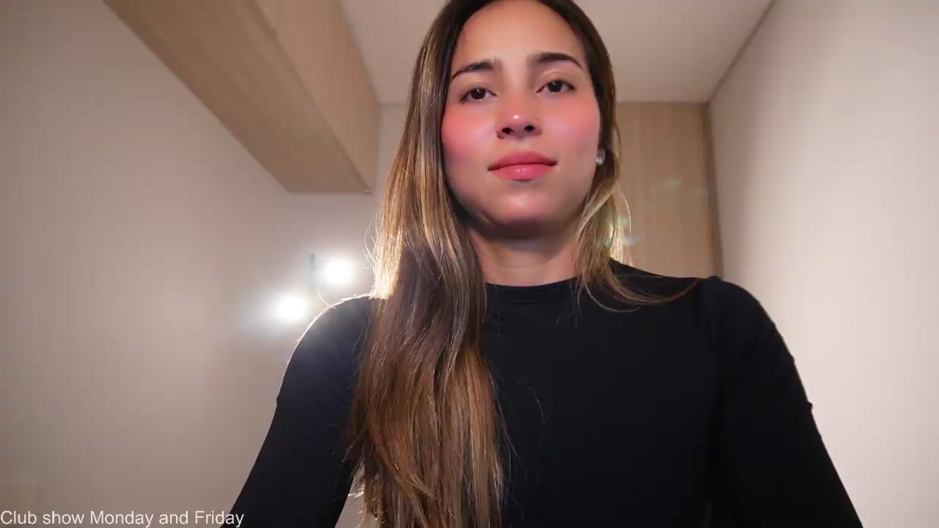 Gallery image thumbnail from Xialing's myfreecams stream on, 08/19/2026, 05:06 image 7 of 20