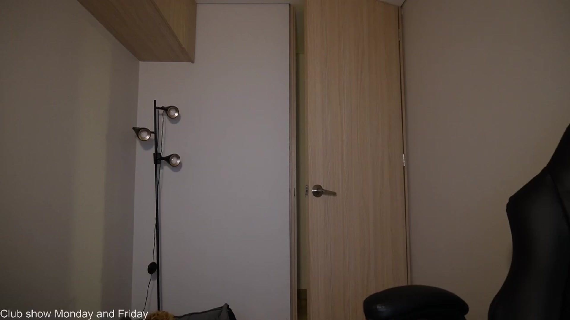 Gallery image thumbnail from Xialing's myfreecams stream on, 08/19/2026, 23:08 image 19 of 20