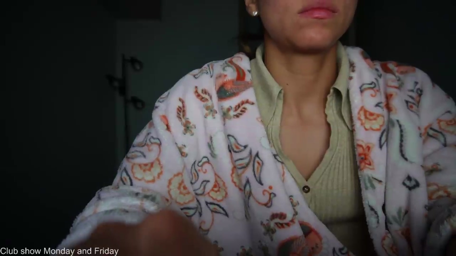 Gallery image thumbnail from Xialing's myfreecams stream on, 08/27/2026, 23:21 image 16 of 20
