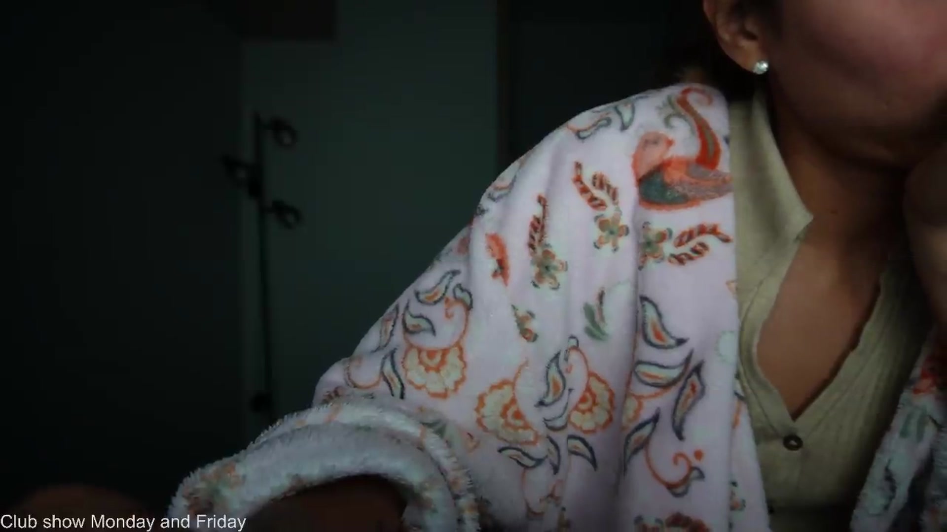 Gallery image thumbnail from Xialing's myfreecams stream on, 08/27/2026, 23:21 image 19 of 20