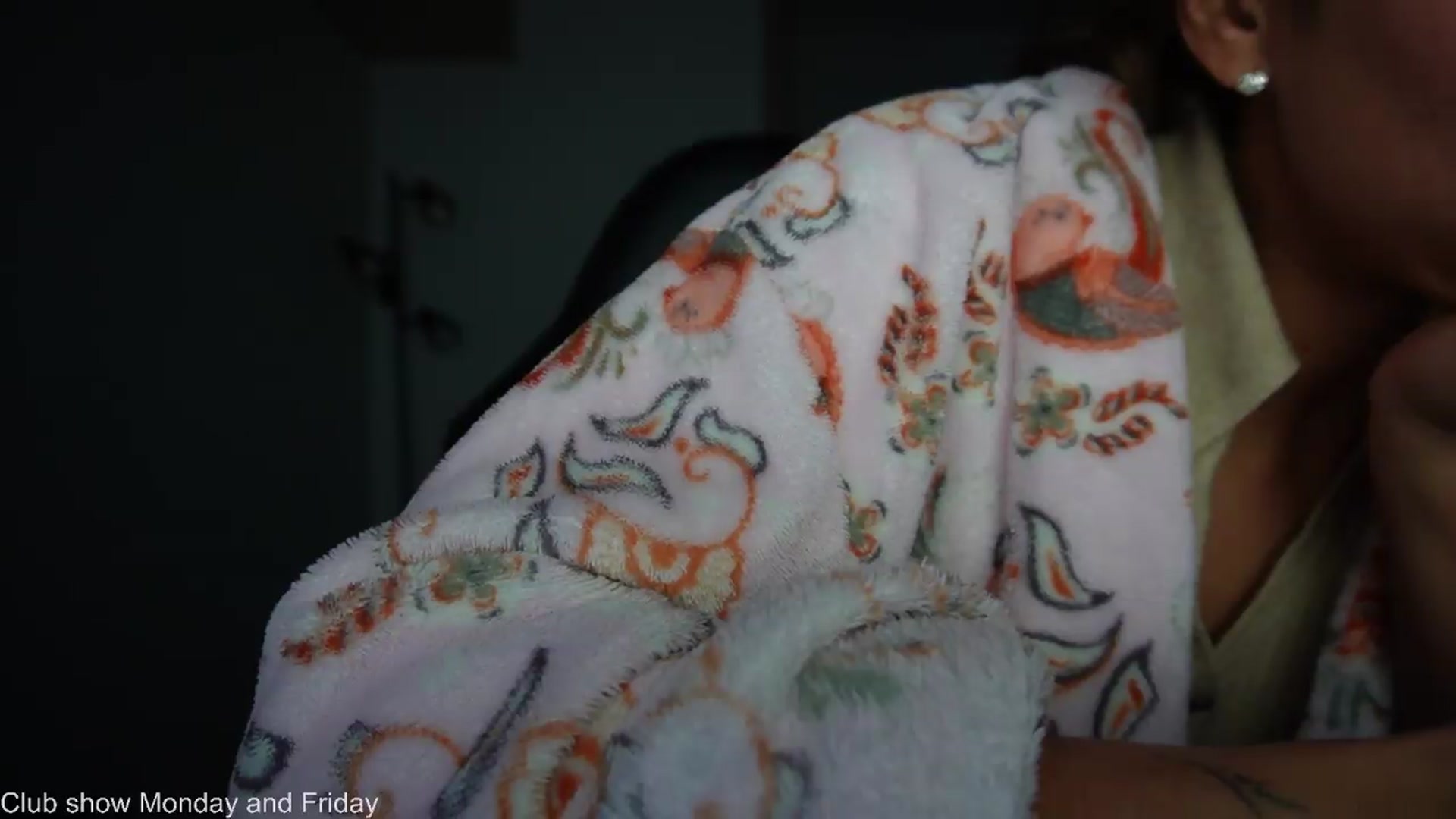 Gallery image thumbnail from Xialing's myfreecams stream on, 08/27/2026, 23:21 image 10 of 20