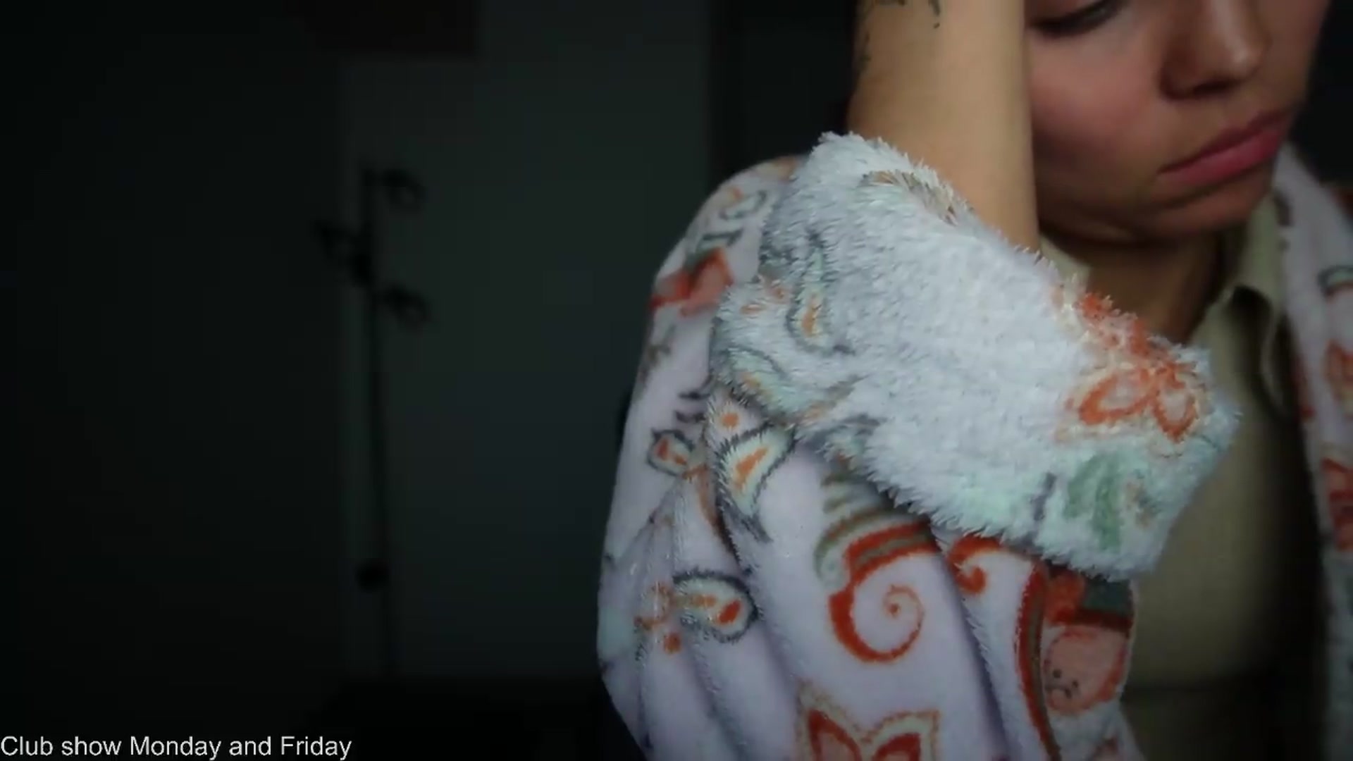 Gallery image thumbnail from Xialing's myfreecams stream on, 08/27/2026, 23:21 image 15 of 20