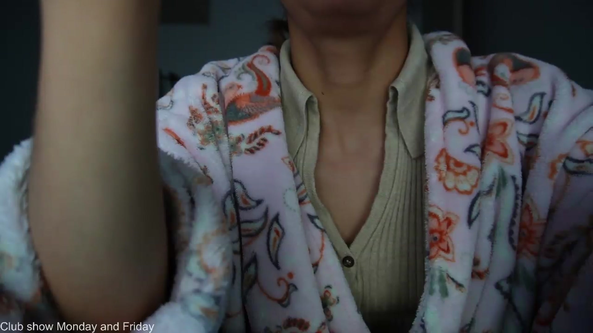 Gallery image thumbnail from Xialing's myfreecams stream on, 08/27/2026, 23:21 image 2 of 20