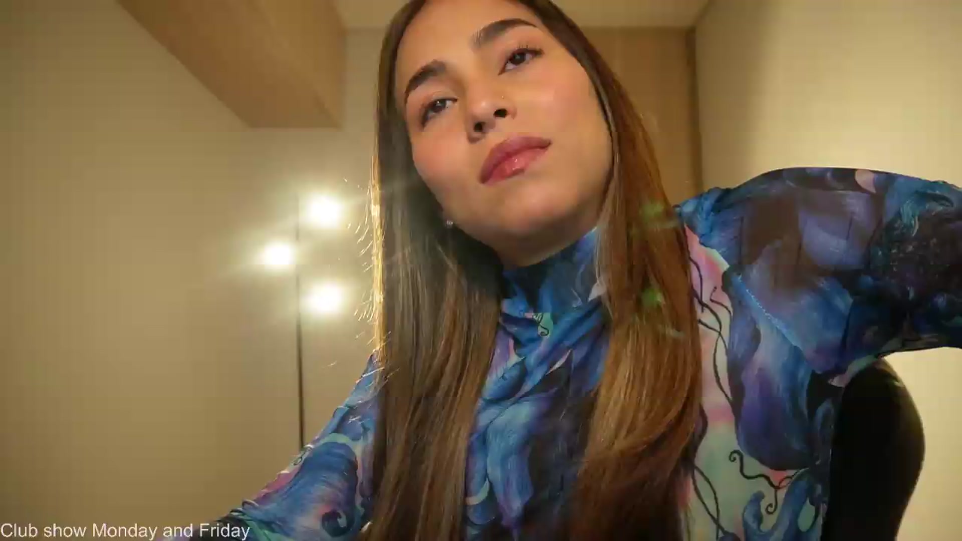 Gallery image thumbnail from Xialing's myfreecams stream on, 09/05/2026, 24:04 image 4 of 20