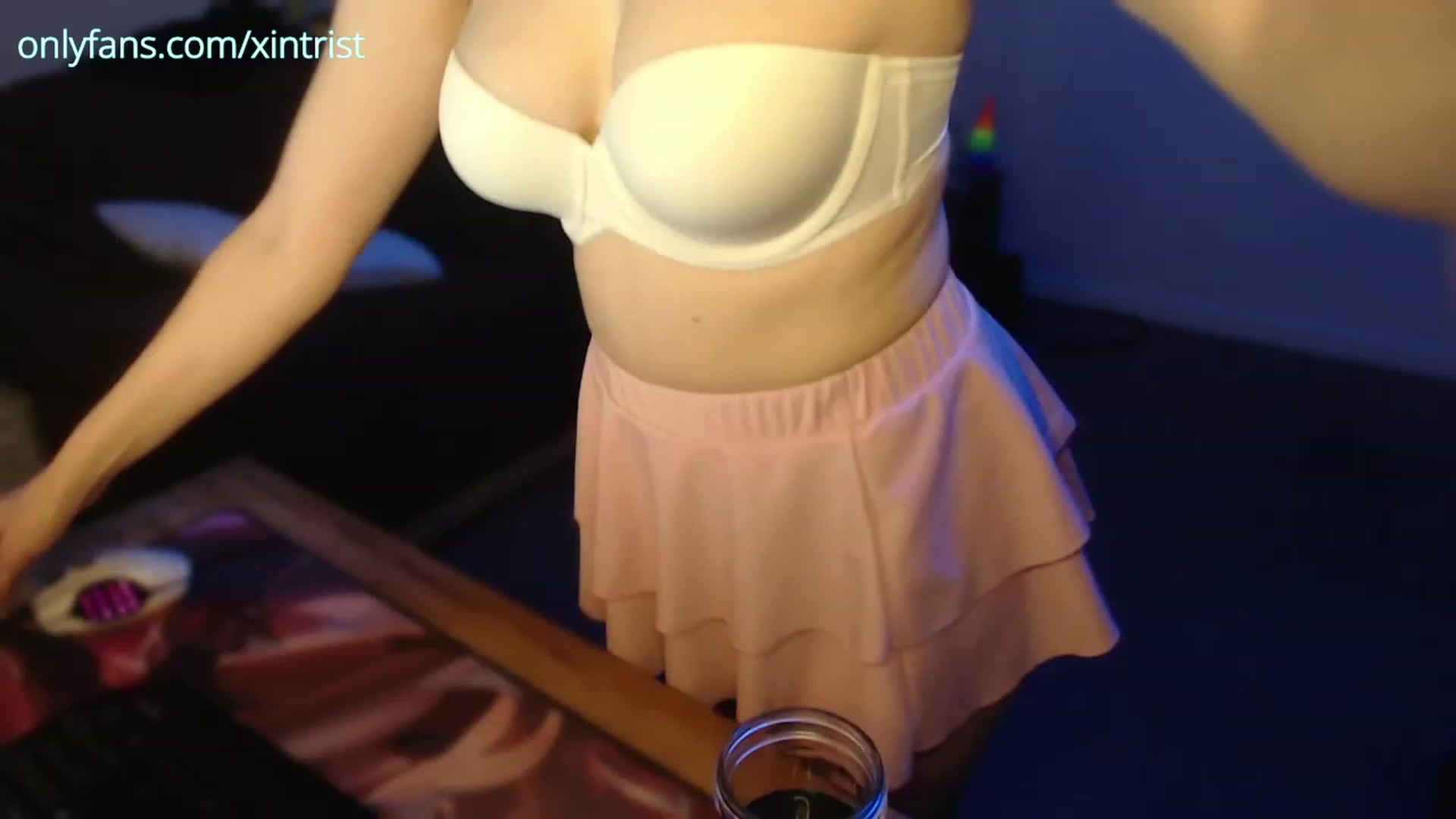 Gallery image thumbnail from Xintrist's myfreecams stream on, 07/19/2023, 03:26 image 9 of 20