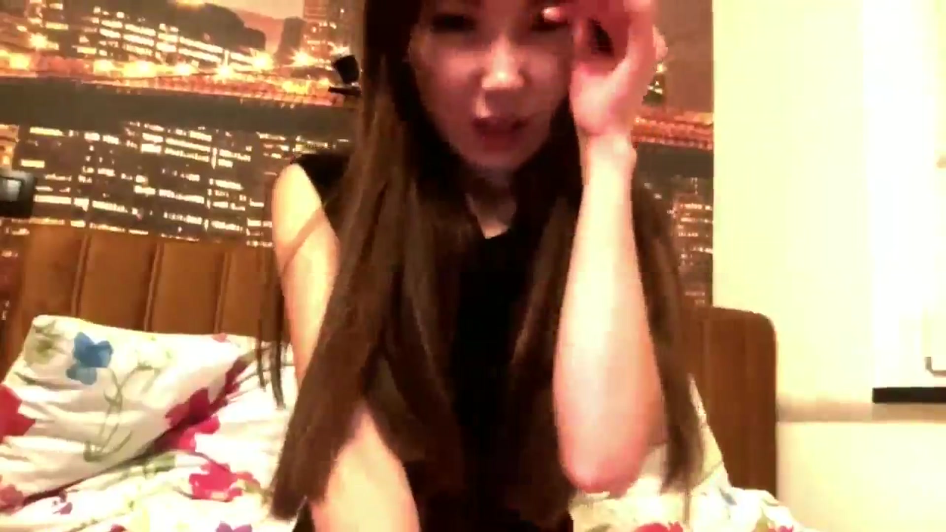 Gallery image thumbnail from Xiu77Mei's myfreecams stream on, 09/15/2025, 18:54 image 2 of 20