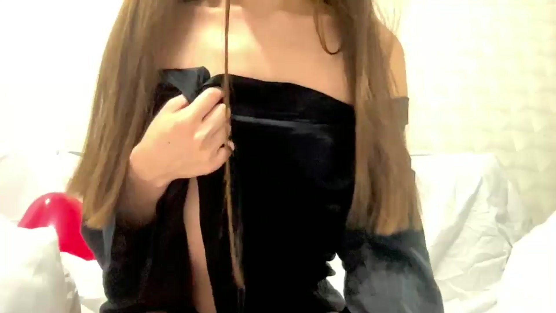 Gallery image thumbnail from Xiu77Mei's myfreecams stream on, 09/24/2025, 12:42 image 6 of 20