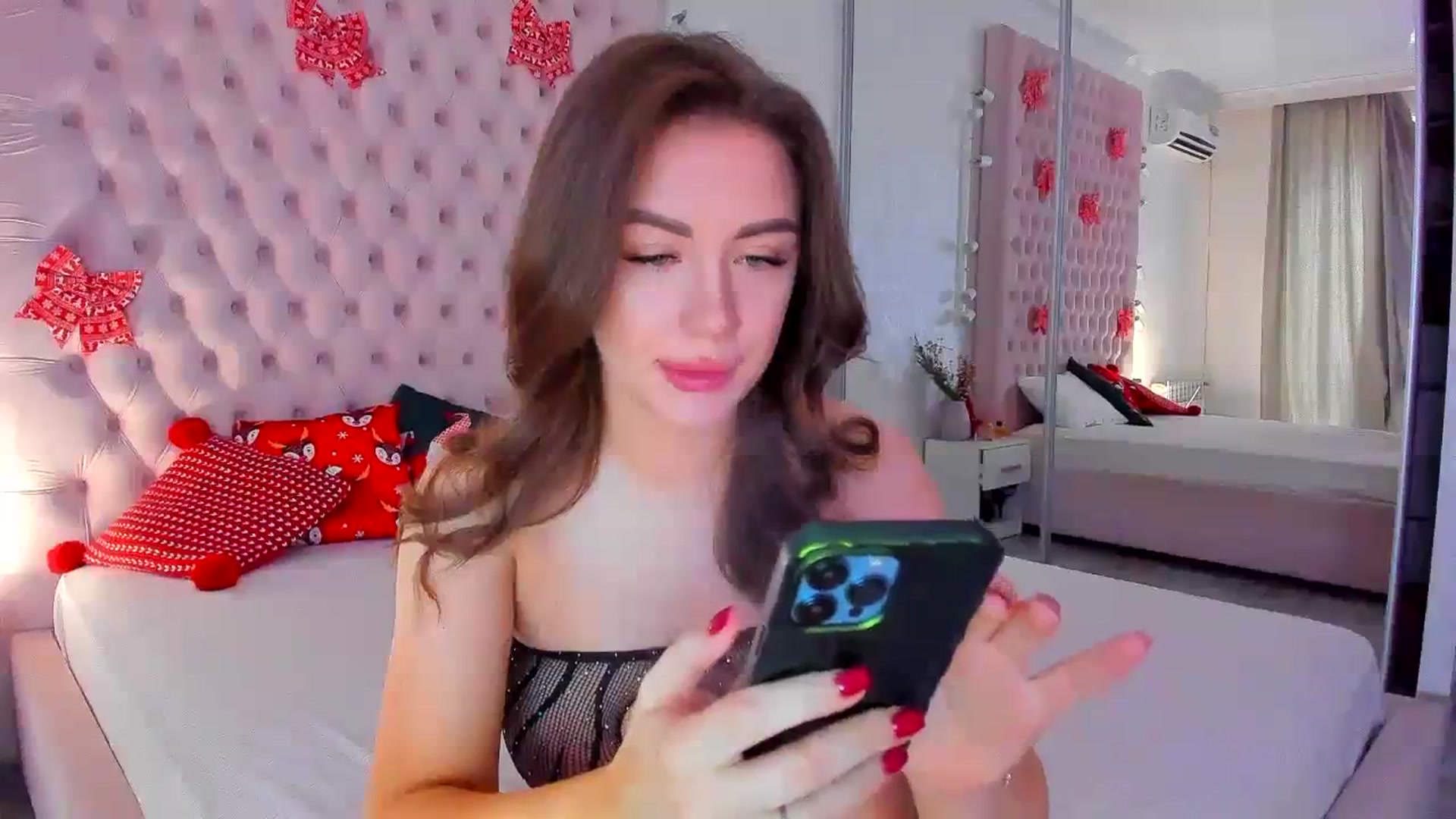 Gallery image thumbnail from XmasGirlll's myfreecams stream on, 12/27/2023, 12:05 image 13 of 20