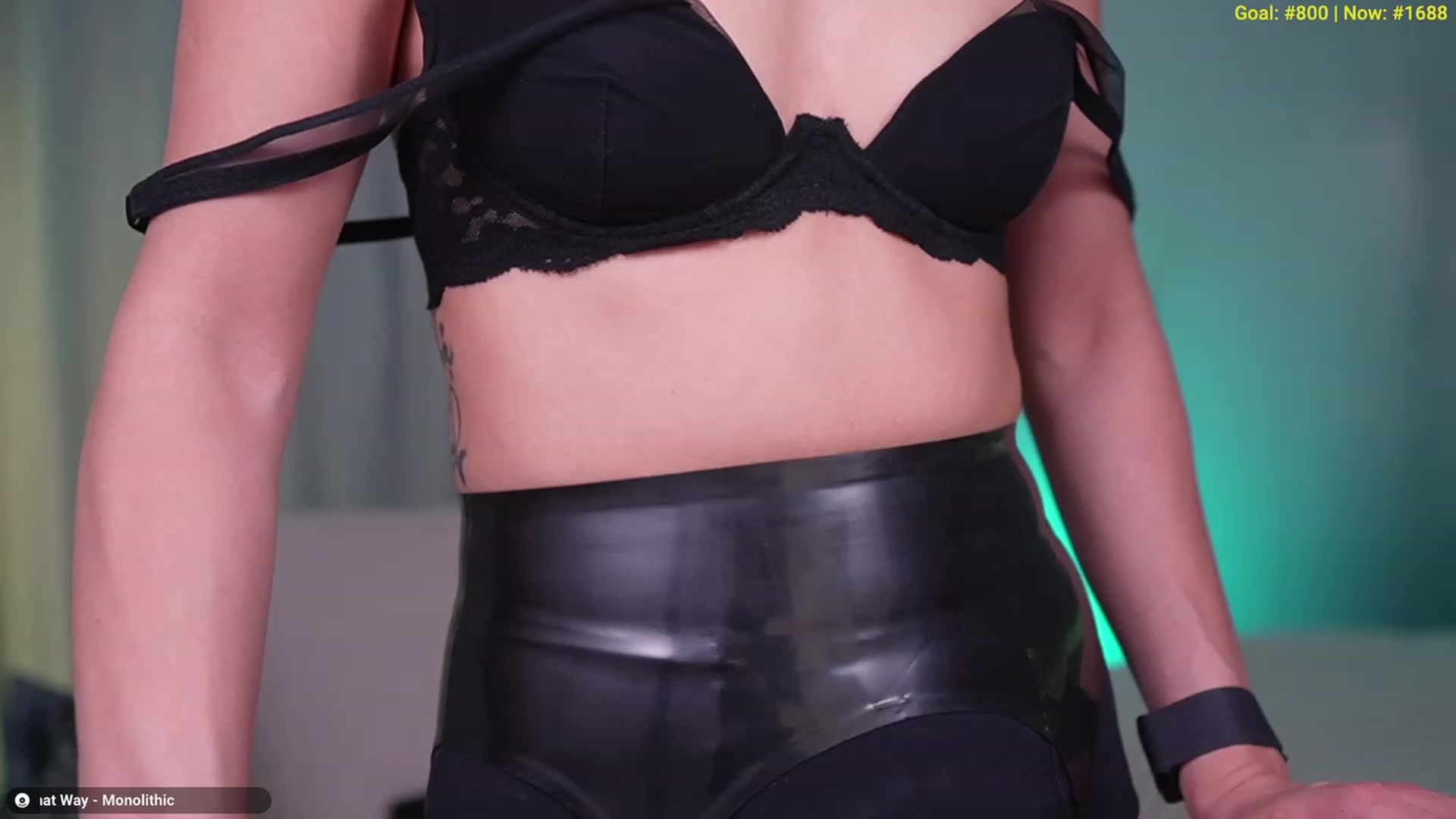 Gallery image thumbnail from XmasHyogan's myfreecams stream on, 12/17/2023, 19:50 image 16 of 20
